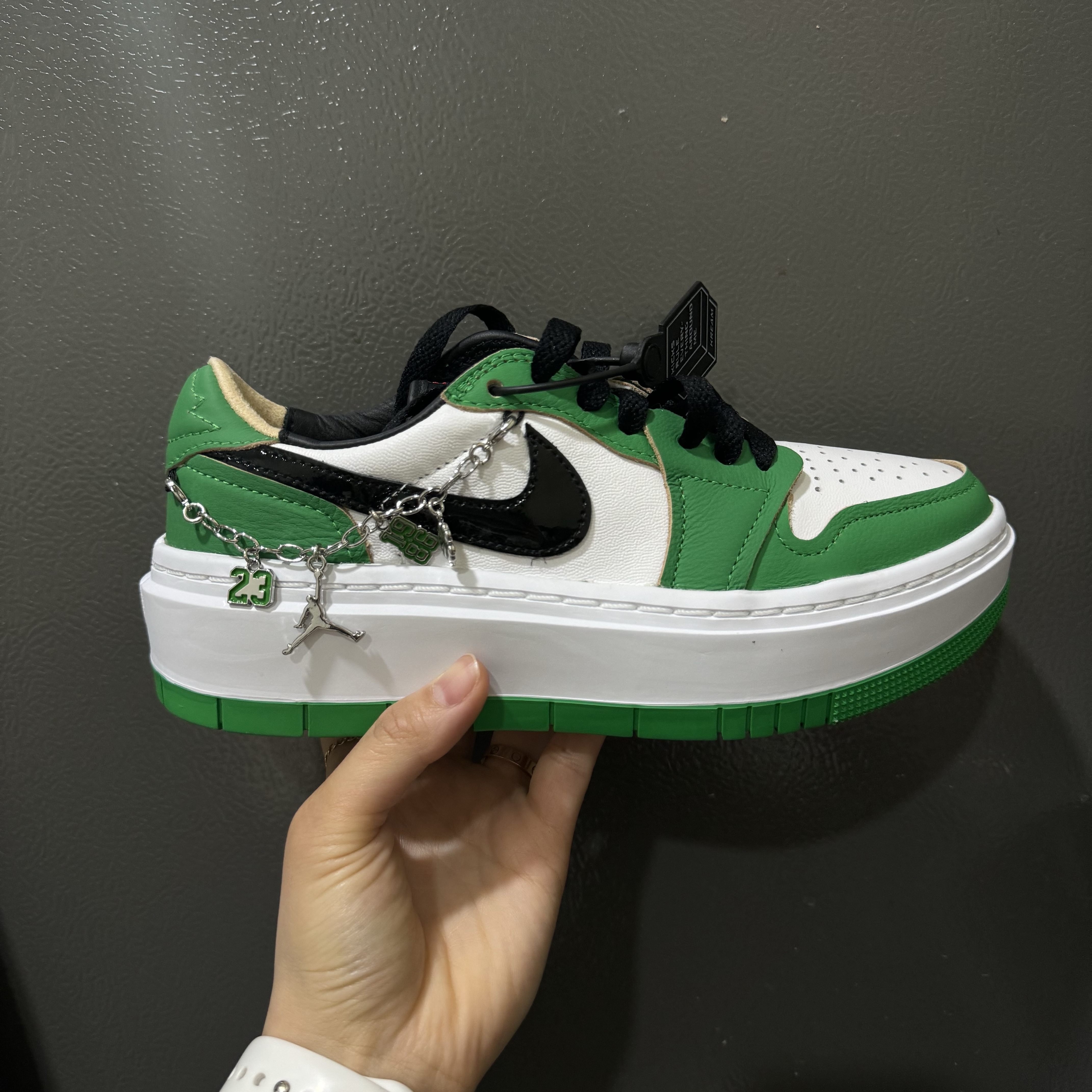 (W) Jordan 1 Elevate Low SE Lucky Green 착용 스타일