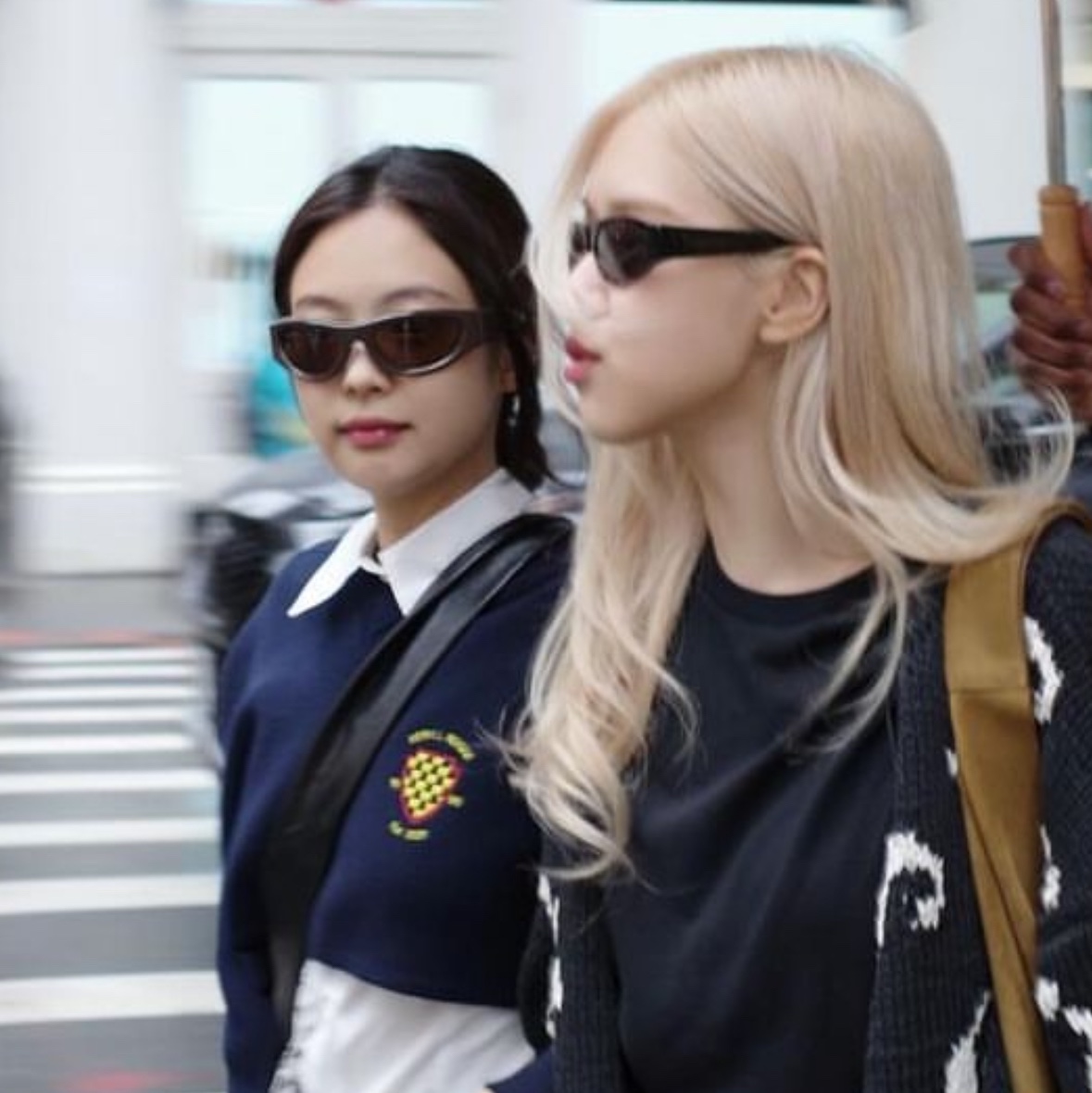 Gentle Monster x Jennie Jentle Salon Cheveux De Nini 01 Black Gray, Gentle Monster x Jennie Jentle Salon Cheveux De Nini BR3 Brown Brown 착용 스타일 - 1