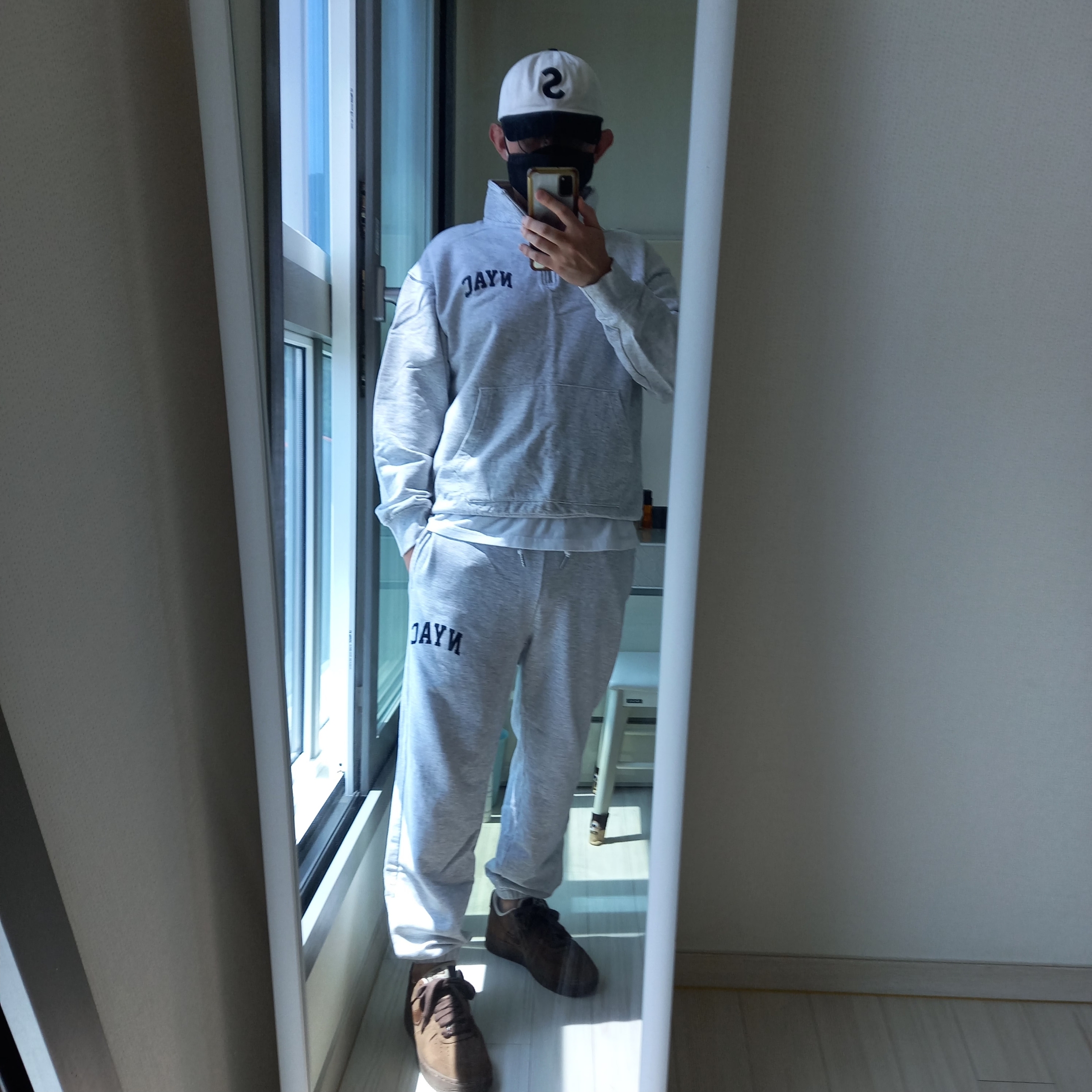 Supreme 2-Tone S Logo 6-Panel Stone - 24SS, (W) Nike Air Force 1 '07 Cacao Wow 착용 스타일 - 1