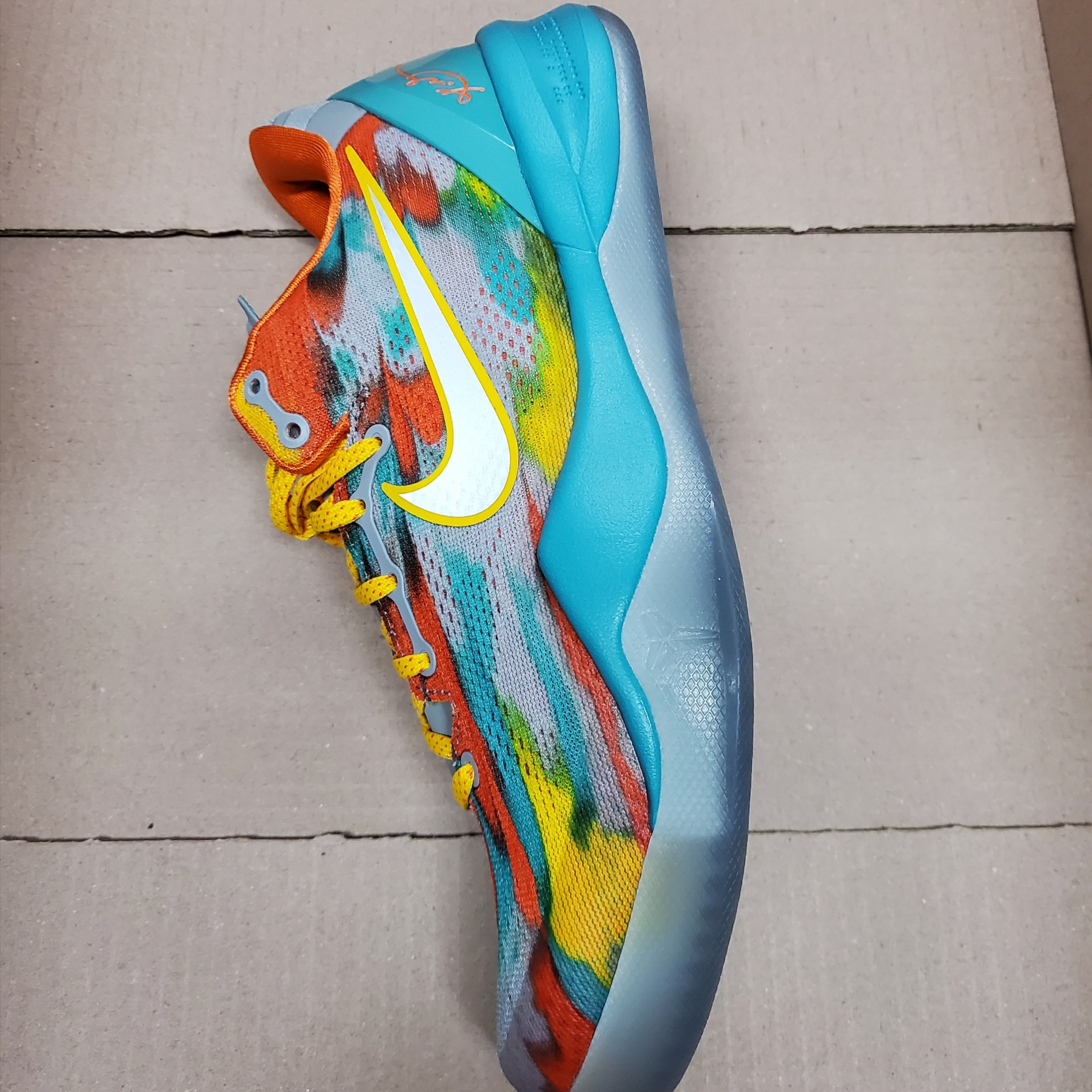 Nike Kobe 8 Protro Venice Beach 착용 스타일 - 2