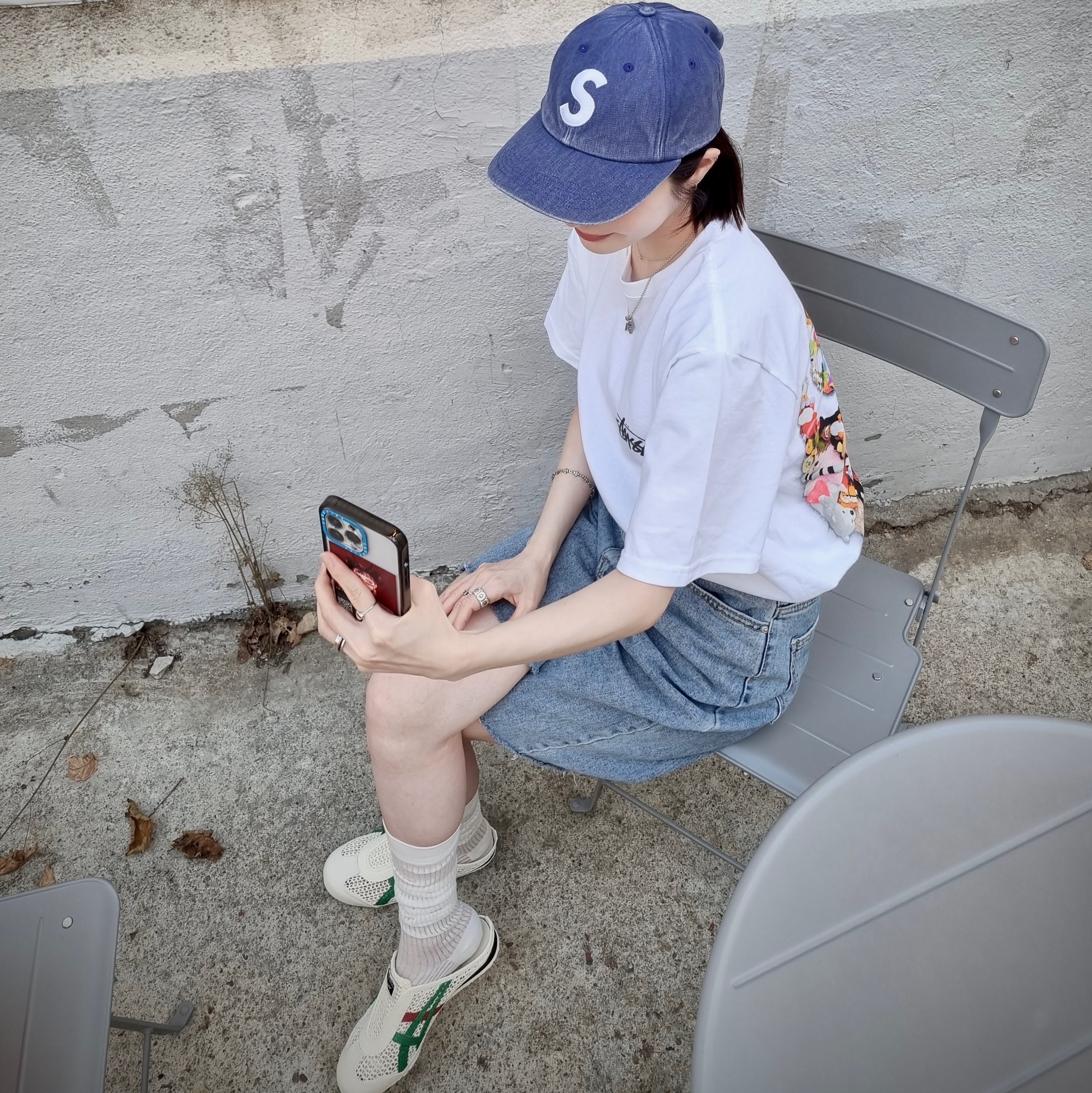Stussy Plush T-Shirt White, Onitsuka Tiger Mexico 66 Sabot Cream Kale 착용 스타일