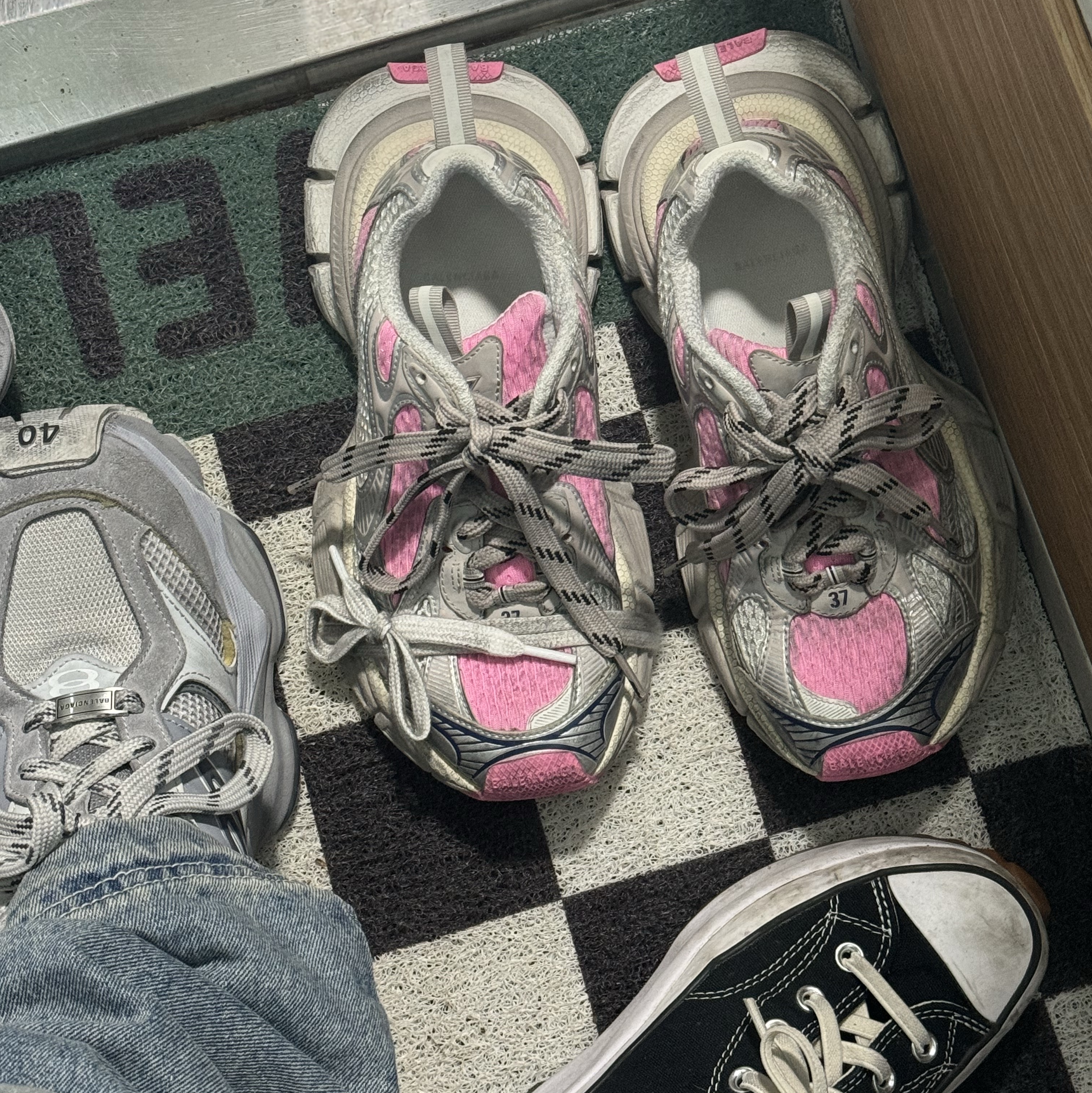 (W) Balenciaga 3XL Sneakers White Gray Pink, Balenciaga Cargo Sneakers White Grey 착용 스타일