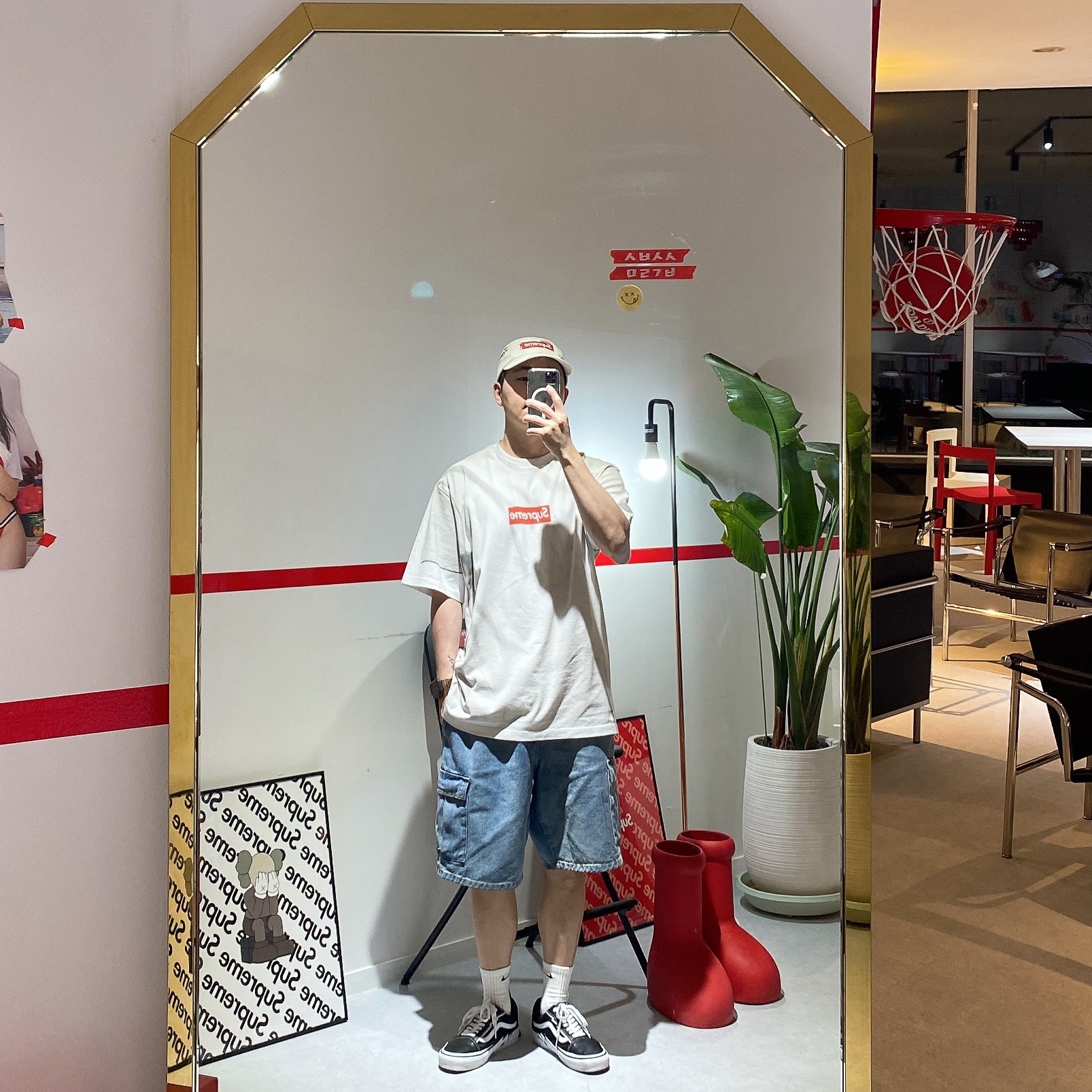 Supreme Gore-Tex Polartec Long Bill Camp Cap Natural Logos - 22SS, Vans Vault x Mastermind World Old Skool Bolt Black 착용 스타일