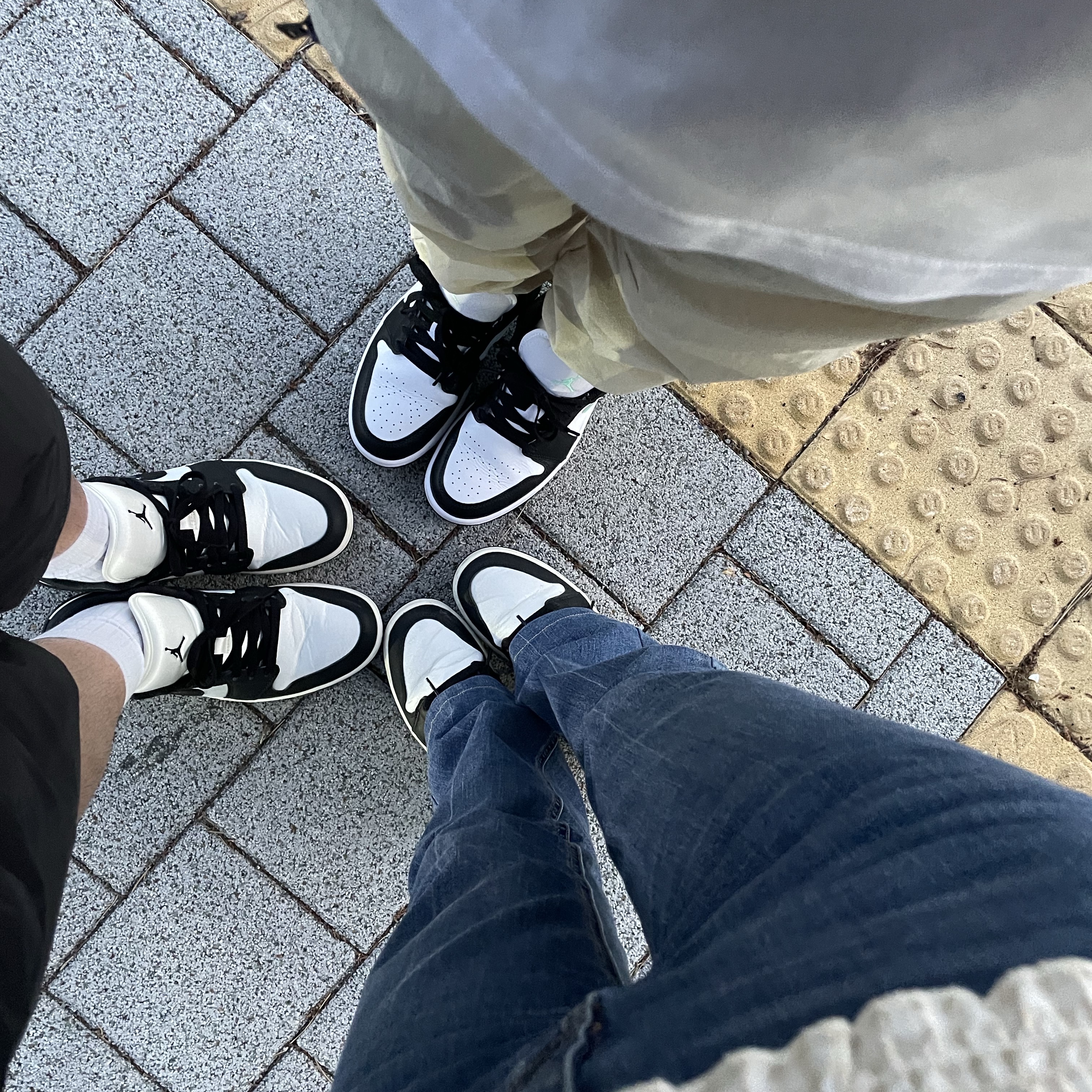 Jordan 1 Low White Green Glow, (W) Jordan 1 Low SE Sail Black 착용 스타일 - 2