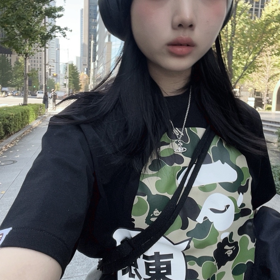 컨버스 척 70 하이 블랙, 비비안 웨스트우드 메이페어 바스 릴리프 펜던트 실버 착용 스타일 - 3