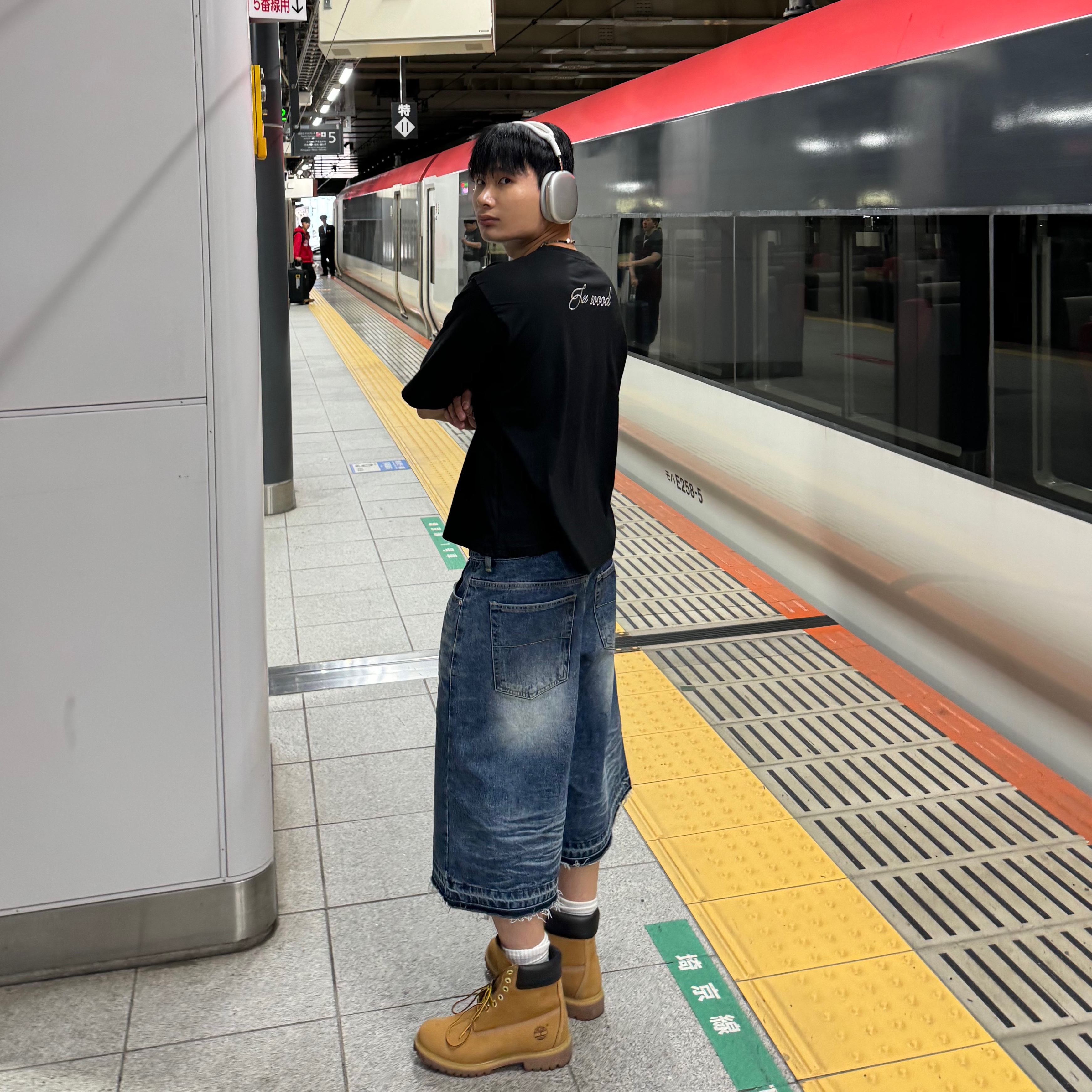 Timberland Premium 6 inch Waterproof Boot Wheat Nubuck - Wide, Apple AirPods Max Lightning Silver (Korean Ver.) 착용 스타일 - 1