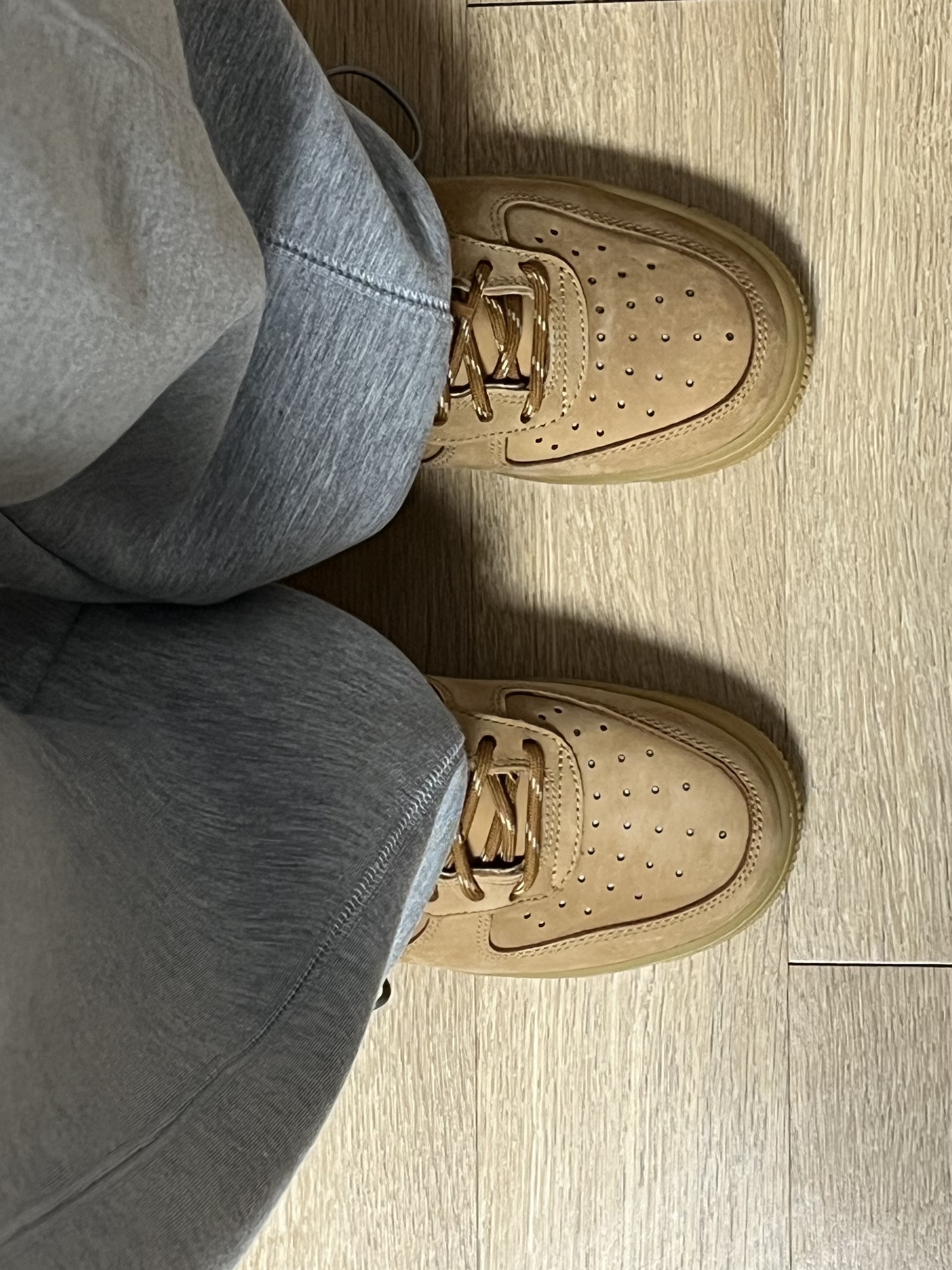 Nike Air Force 1 '07 WB Flax 착용 스타일