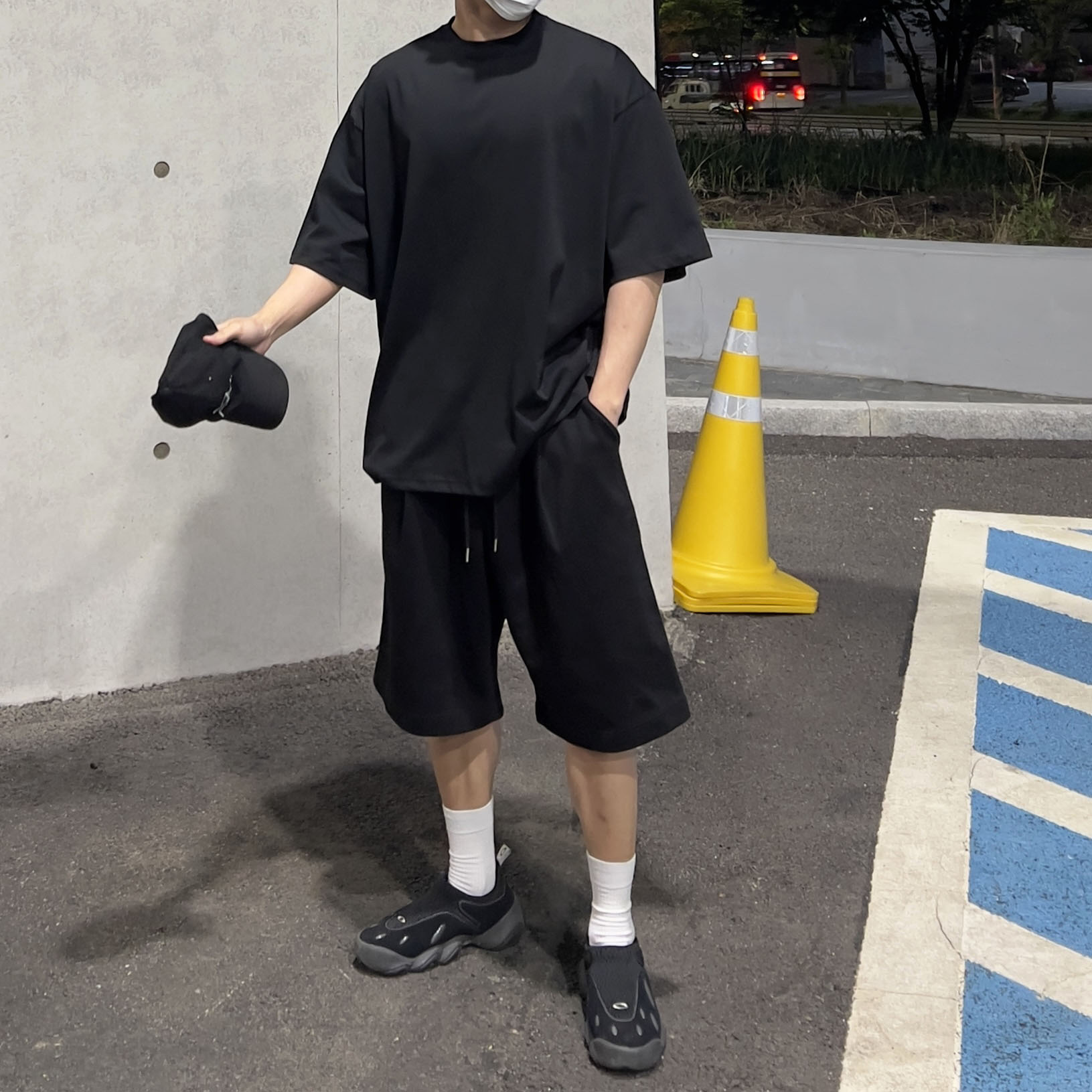 Oakley Factory Team x Brain Dead Orbital Flesh Black glitter 착용 스타일 - 1