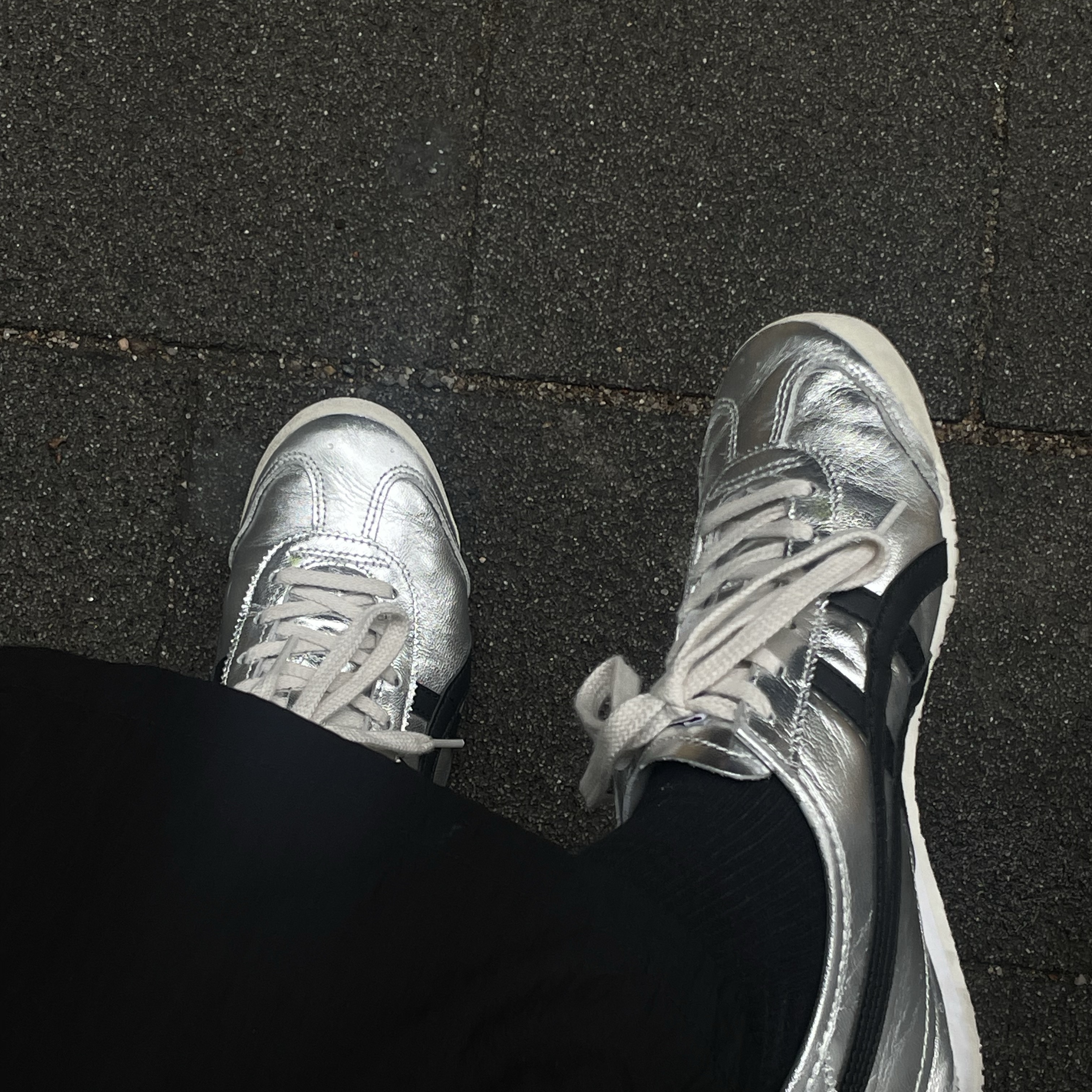 Onitsuka Tiger Mexico 66 Pure Silver Black 착용 스타일