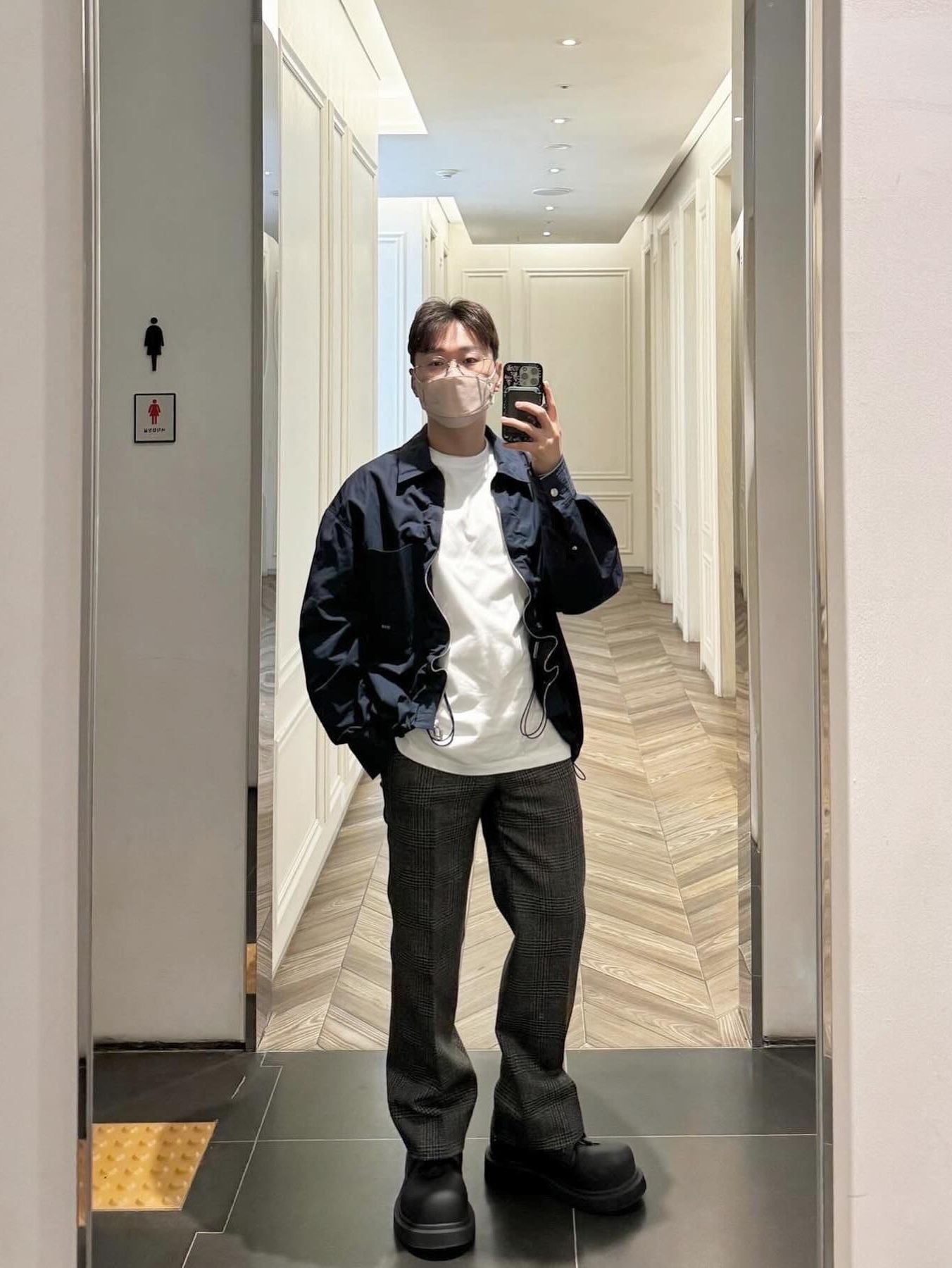 Balenciaga Steroid Derby Black, Wooyoungmi Feather Back Logo T-Shirt White - 23SS 착용 스타일 - 1