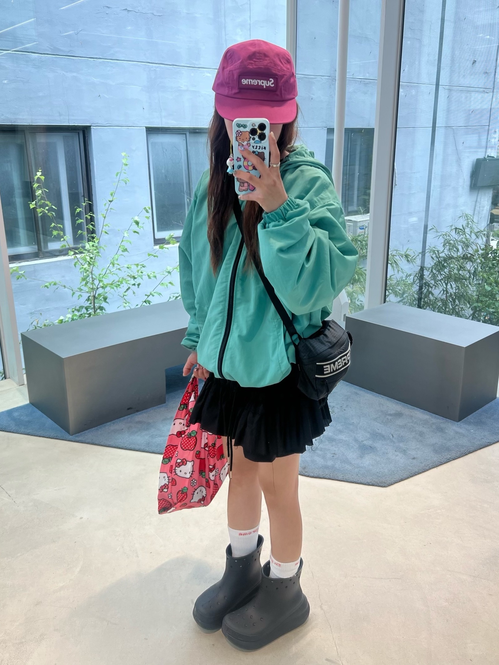 Supreme Waist Bag Black - 23FW, Supreme Waxed Cotton Camp Cap Magenta - 23FW 착용 스타일