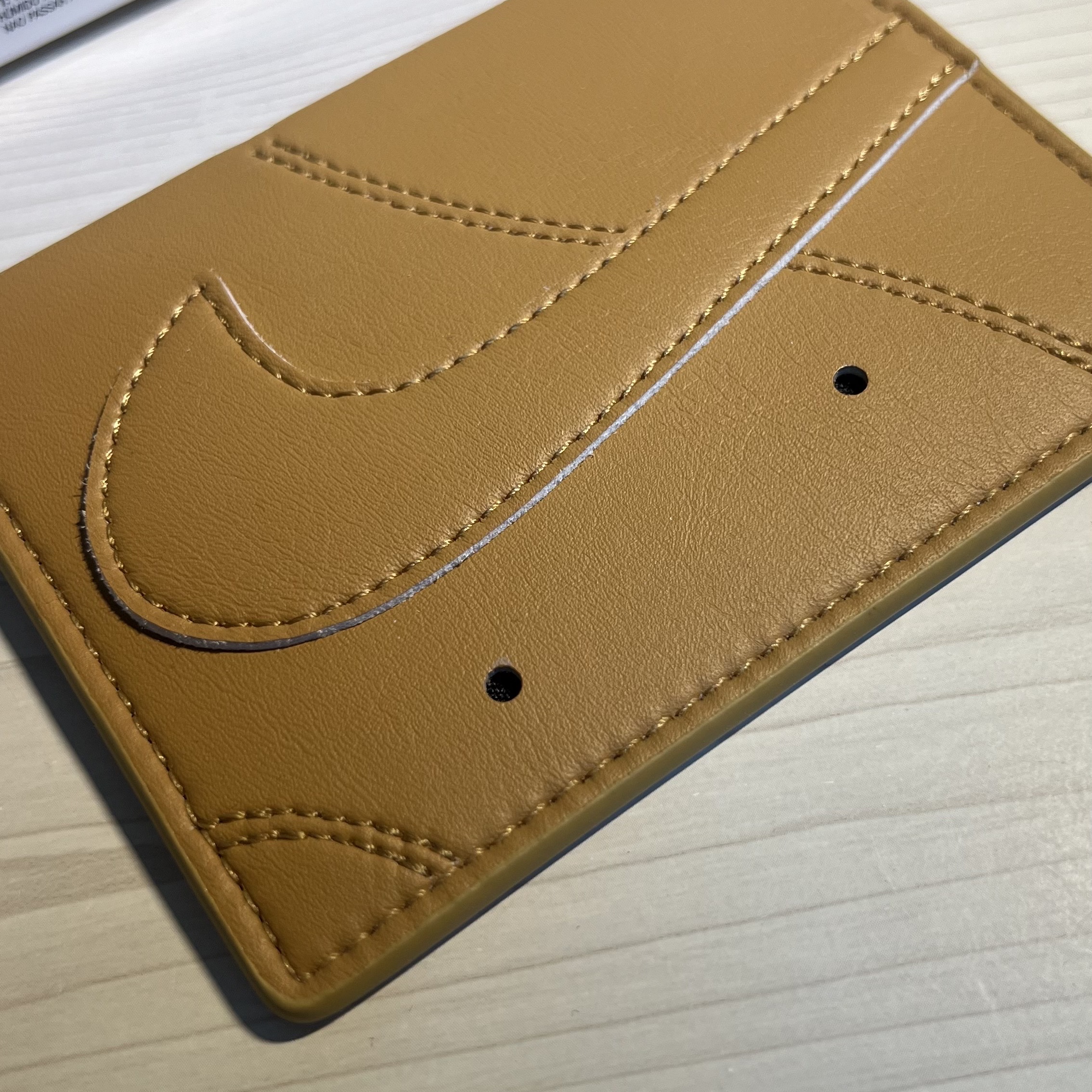 Nike Icon Air Force 1 Card Wallet Brown 착용 스타일 - 1