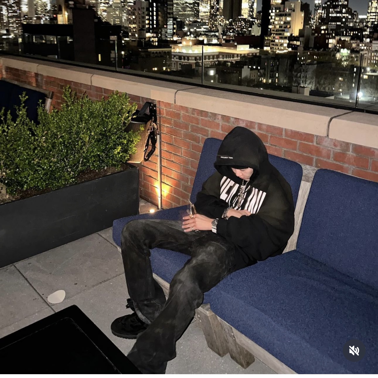 Project G/R Headliner Double Layered Hoodie Black 착용 스타일