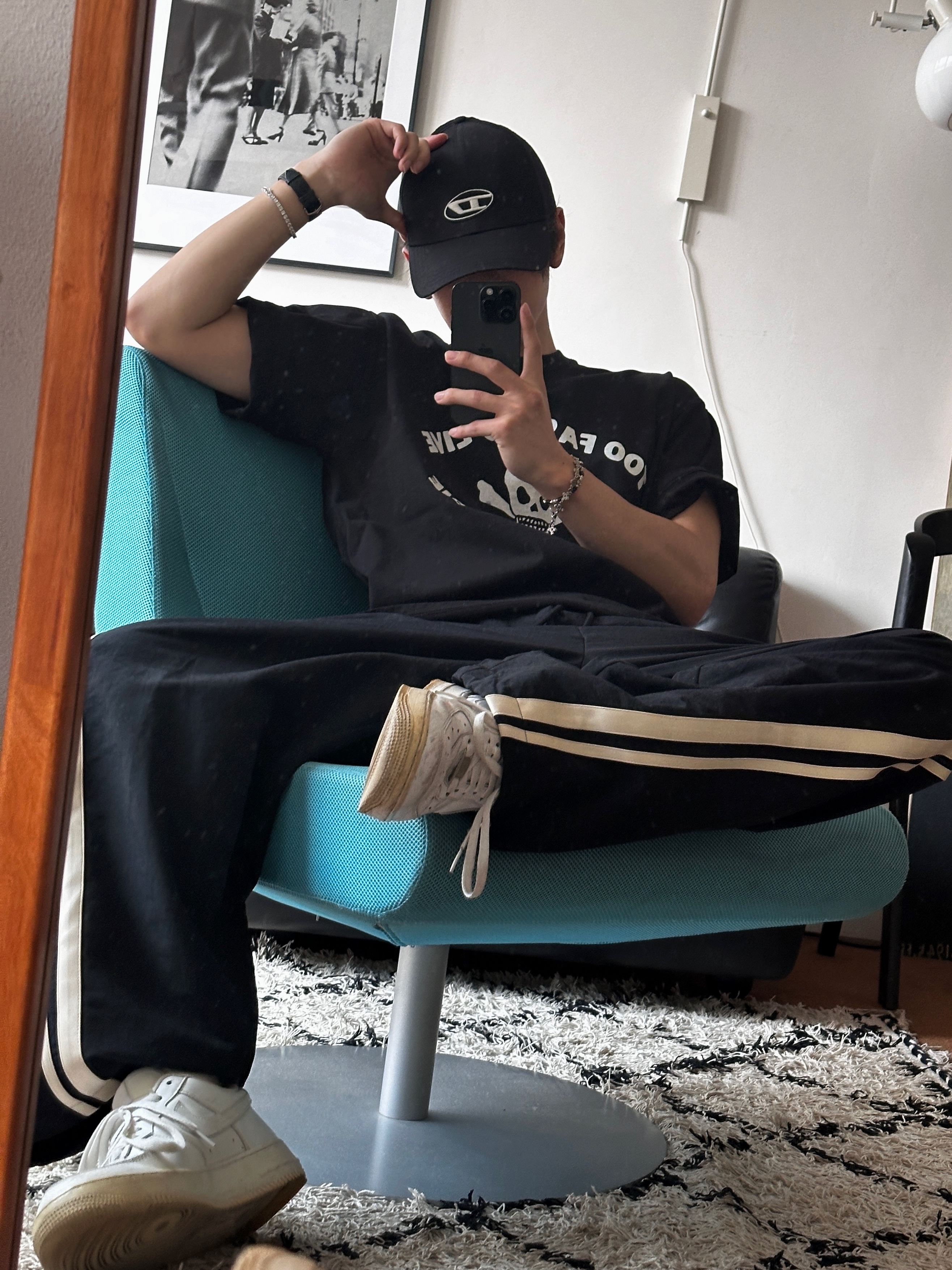 Diesel C-Rune Baseball Cap with D Logo Black, Nike Air Force 1 '07 Low White 착용 스타일 - 3