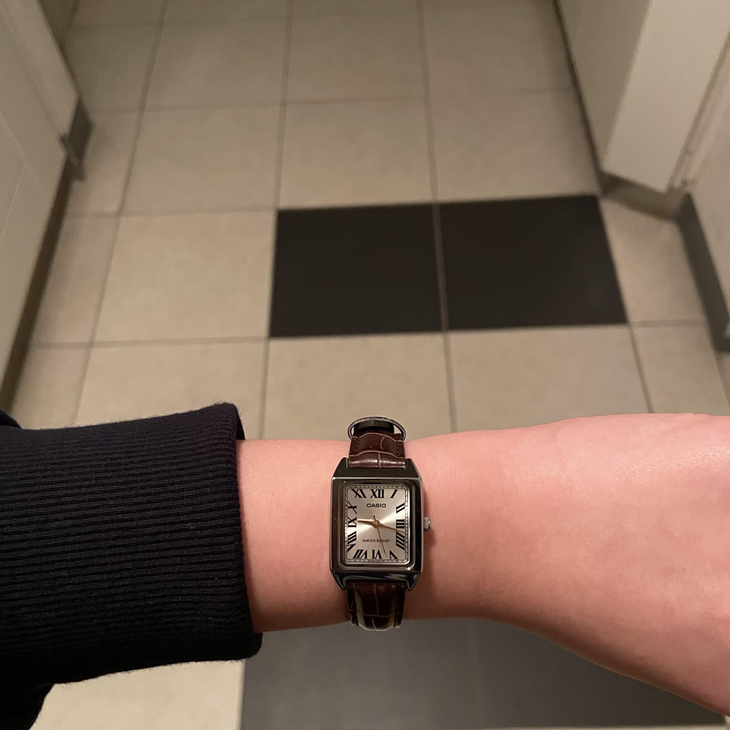 Casio LTP-V007L-9B 착용 스타일 - 1