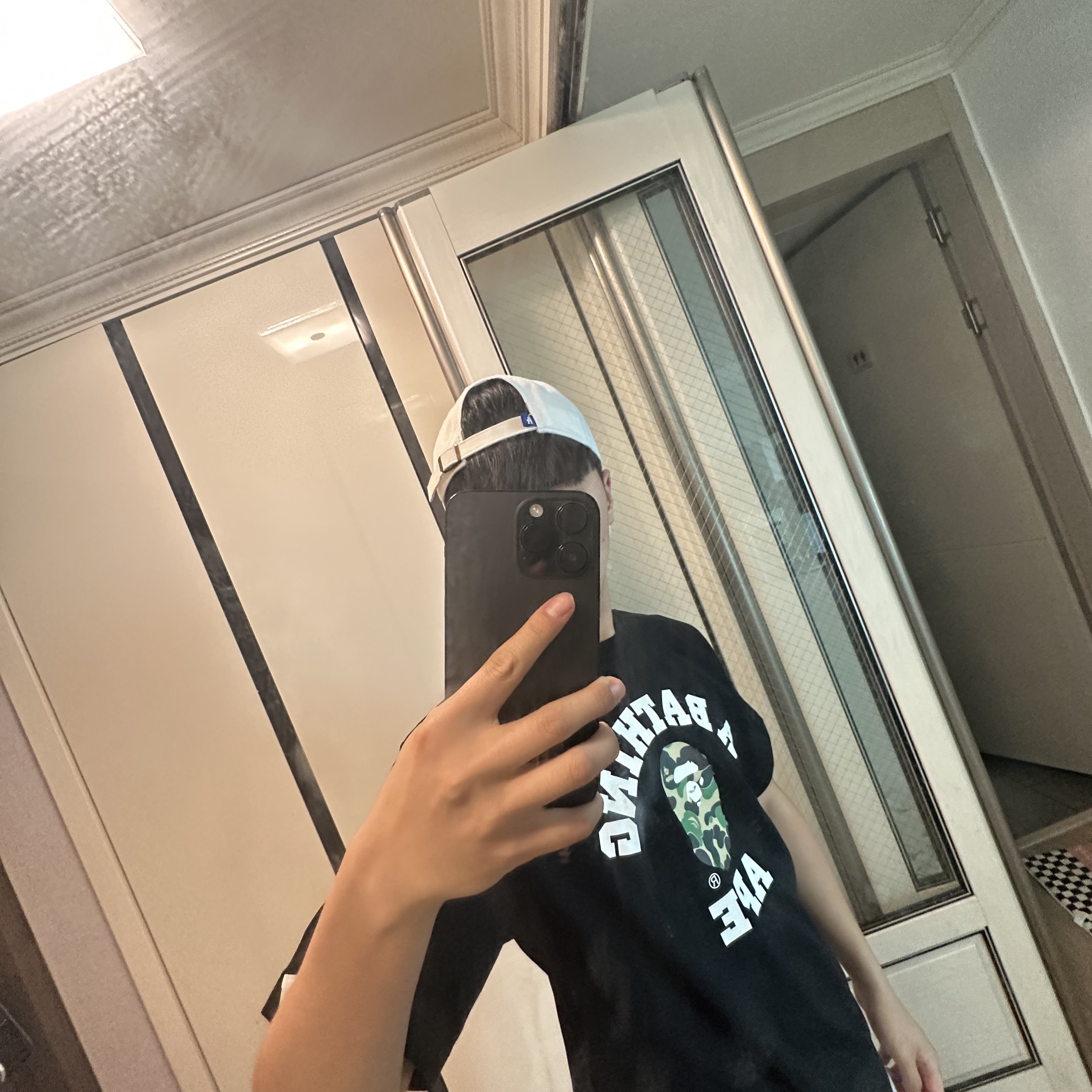BAPE ABC Camo College T-Shirt Black Green, Adidas x BAPE Superstar 80s Core Black Off White 착용 스타일 - 1