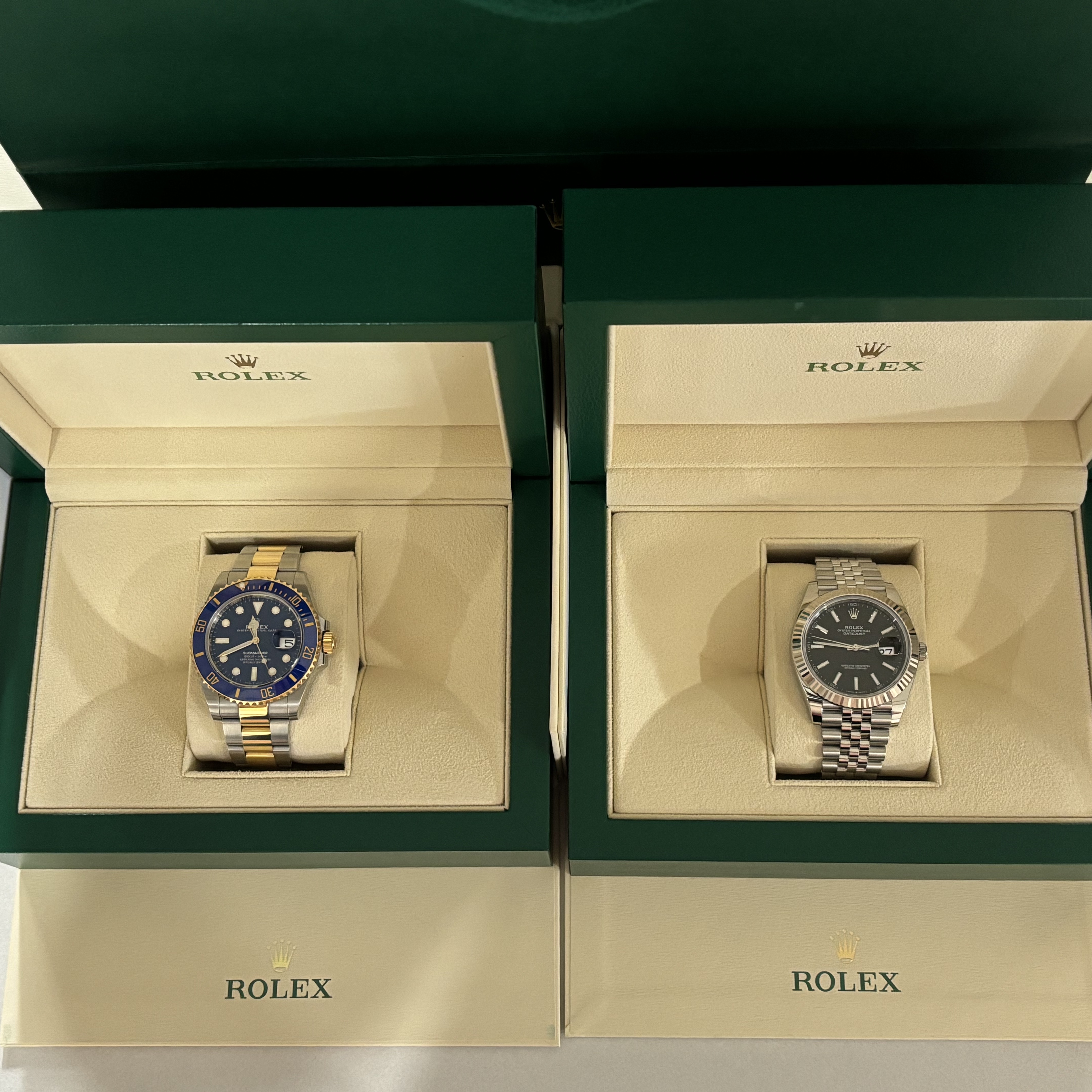Rolex Datejust 41mm 126334 Bright Black Jubilee, Rolex Submariner Date 41mm 126613LB Royal Blue Oyster 착용 스타일