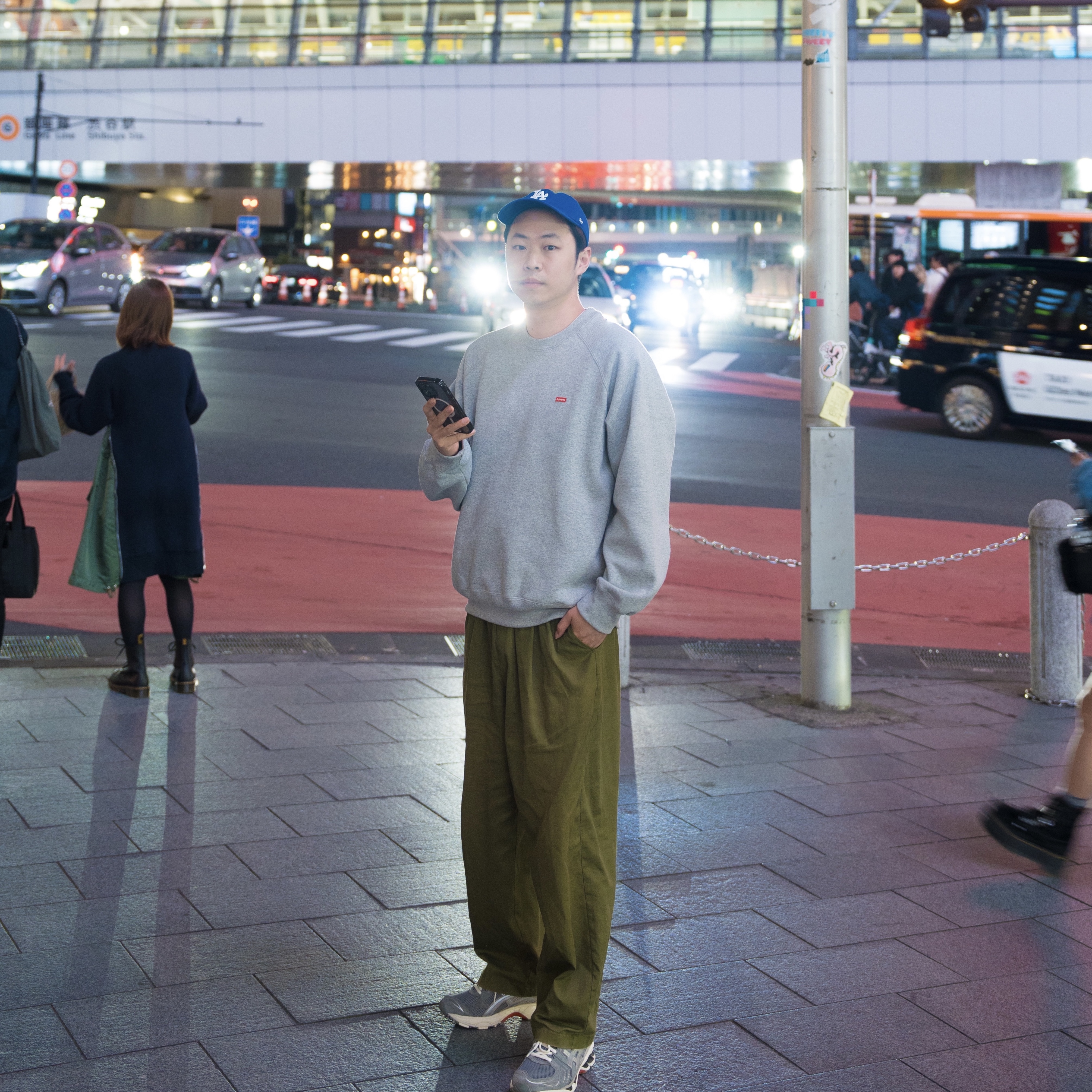 Supreme Small Box Raglan Crewneck Heather Grey - 24SS, Asics Gel-Kayano 14 Clay Grey Pure Silver 착용 스타일