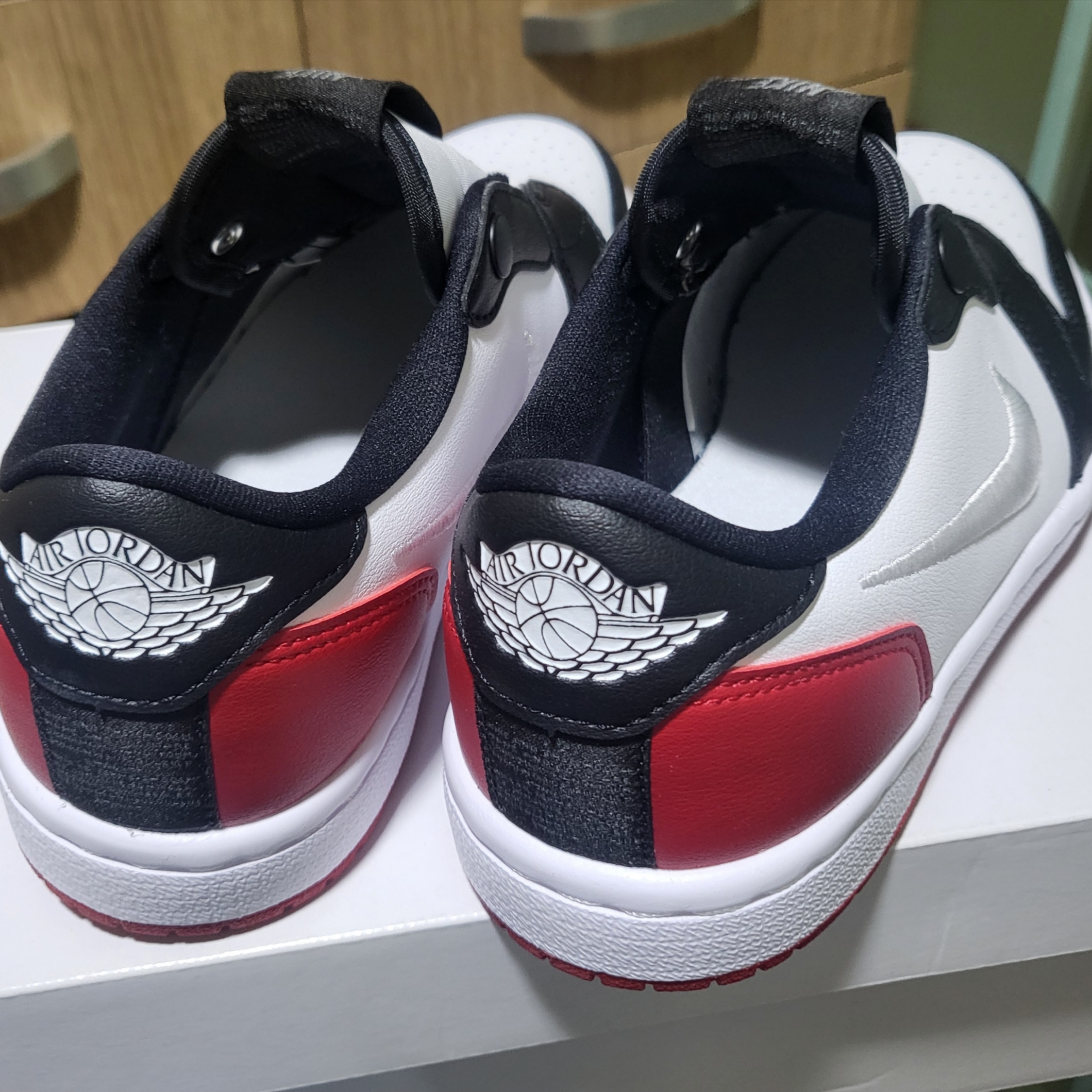 (W) Jordan 1 Retro Low Slip Black Toe 착용 스타일 - 3