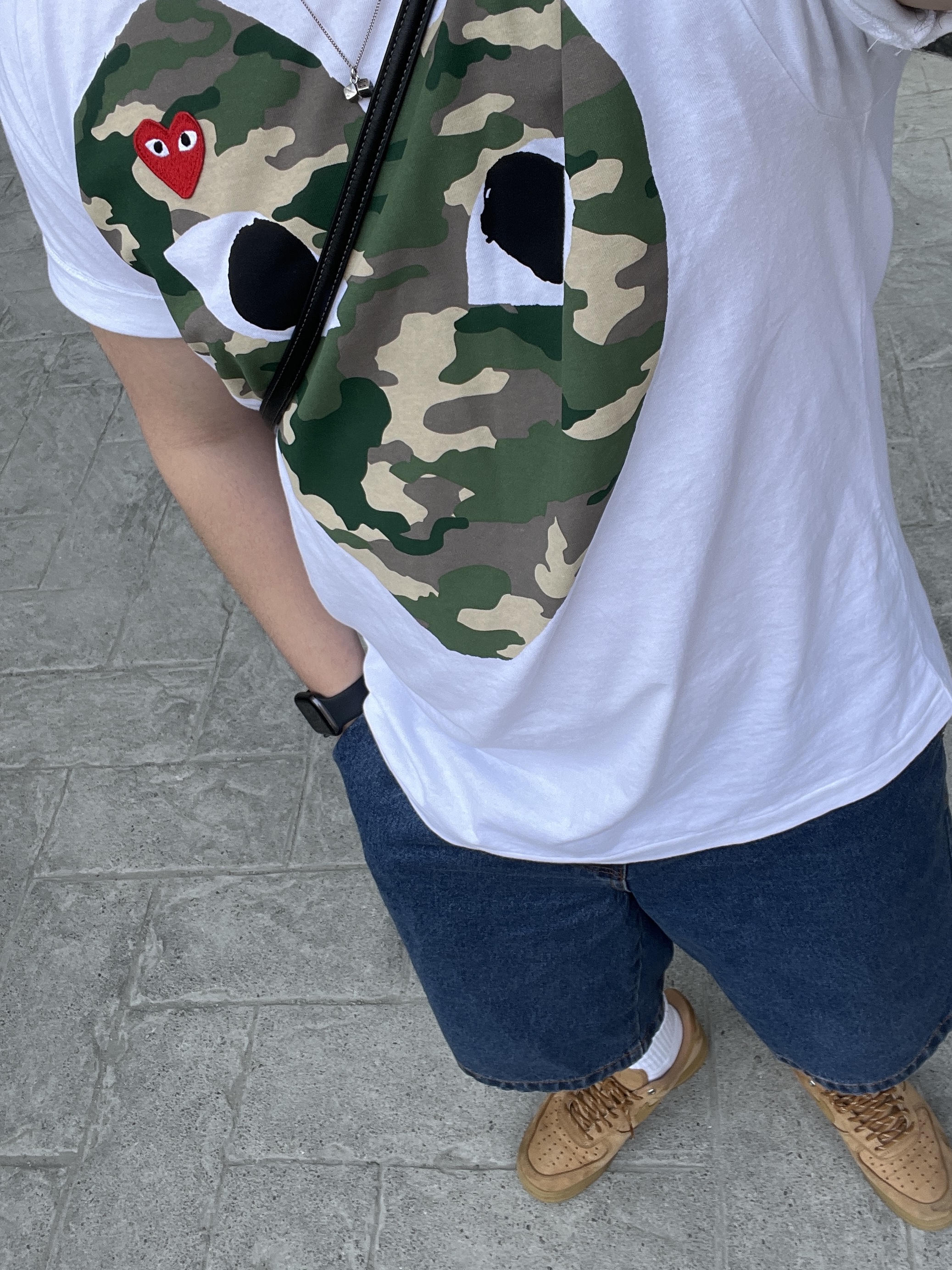 Play Comme des Garcons Camouflage Heart T-Shirt White, (W) Play Comme des Garcons Camouflage Heart T-Shirt White 착용 스타일