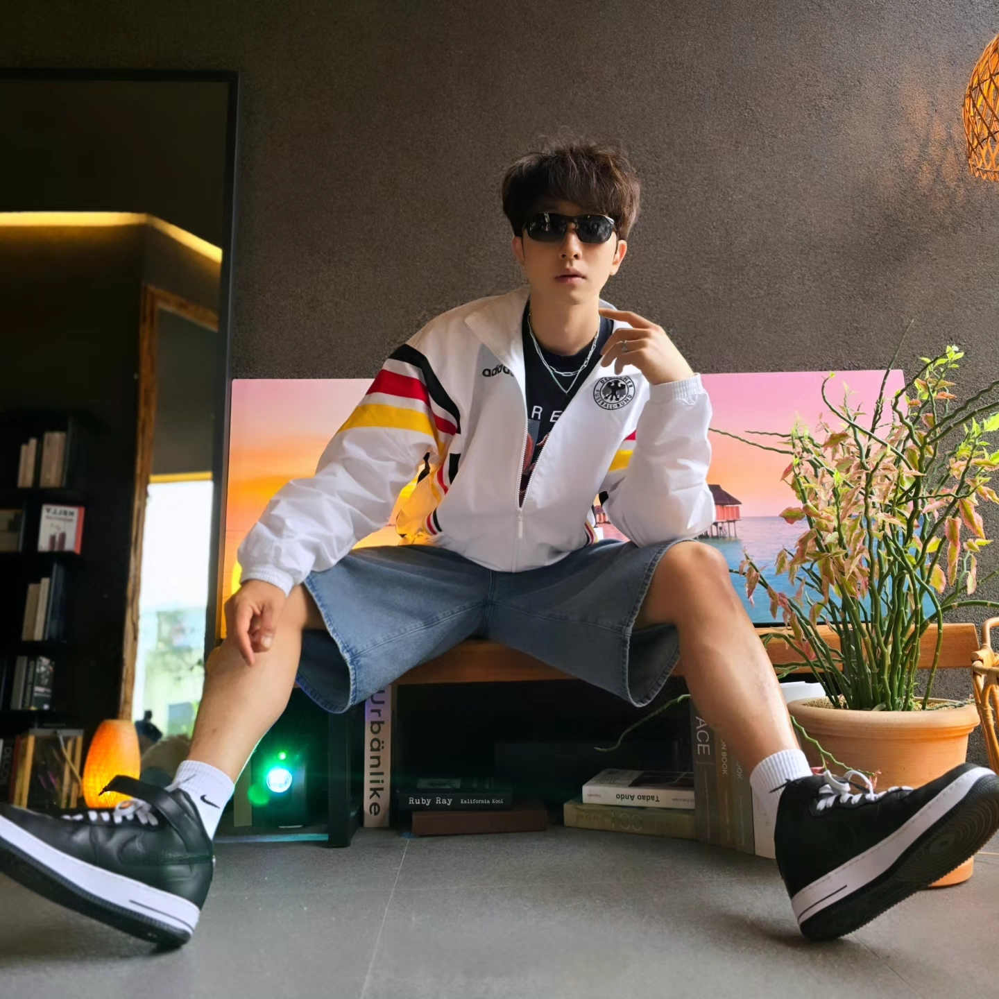 Adidas Germany 1996 Woven Track Jacket White - KR Sizing, Adidas Germany 1996 Woven Track Jacket White - US Sizing 착용 스타일 - 1