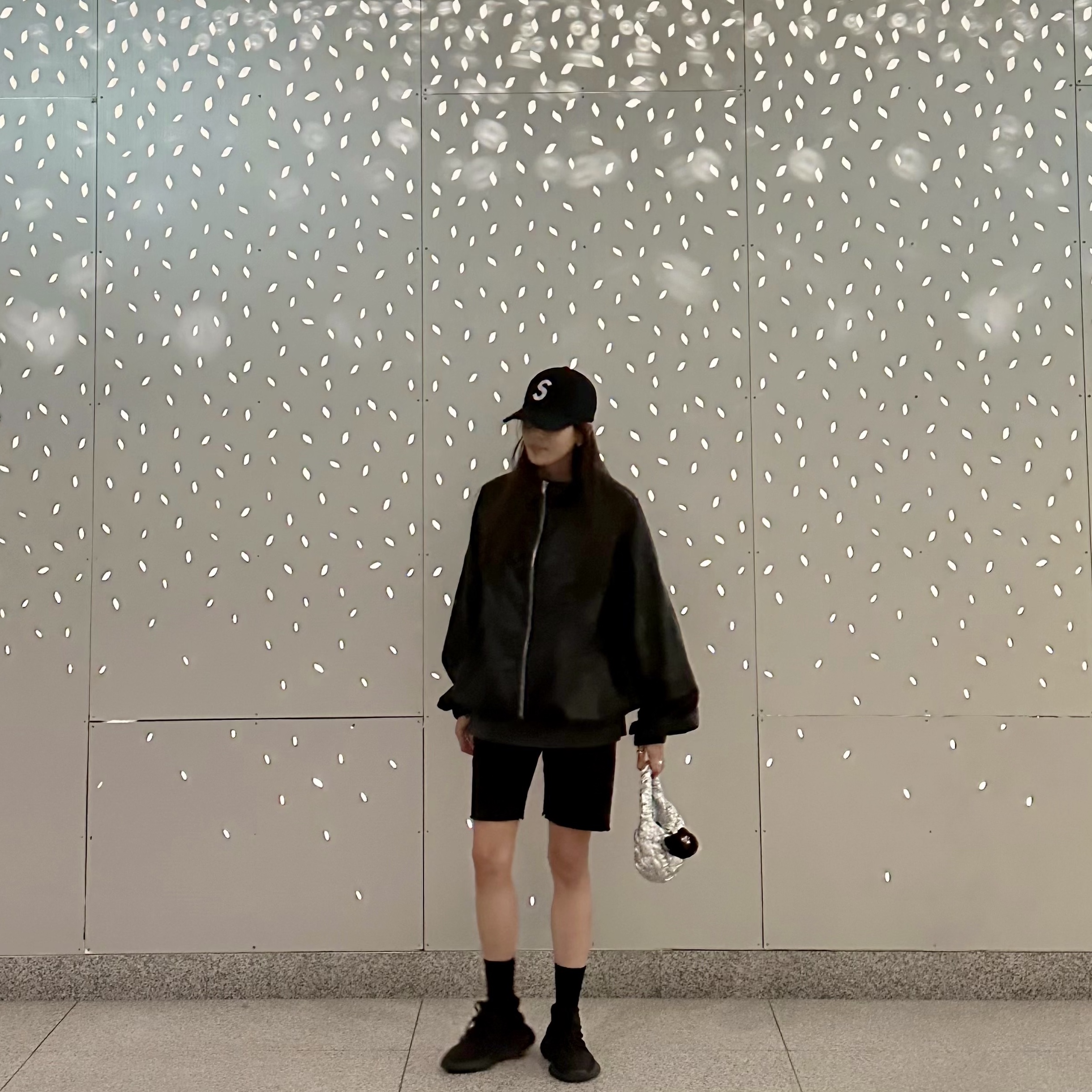 Supreme Seersucker S Logo 6-Panel Black - 24SS, (W) Matin Kim Logo Coating Jumper Black 착용 스타일 - 2
