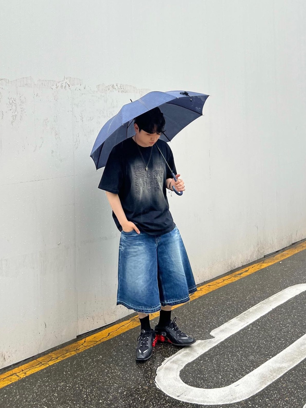 Nike x Martine Rose Shox MR4 Black 착용 스타일
