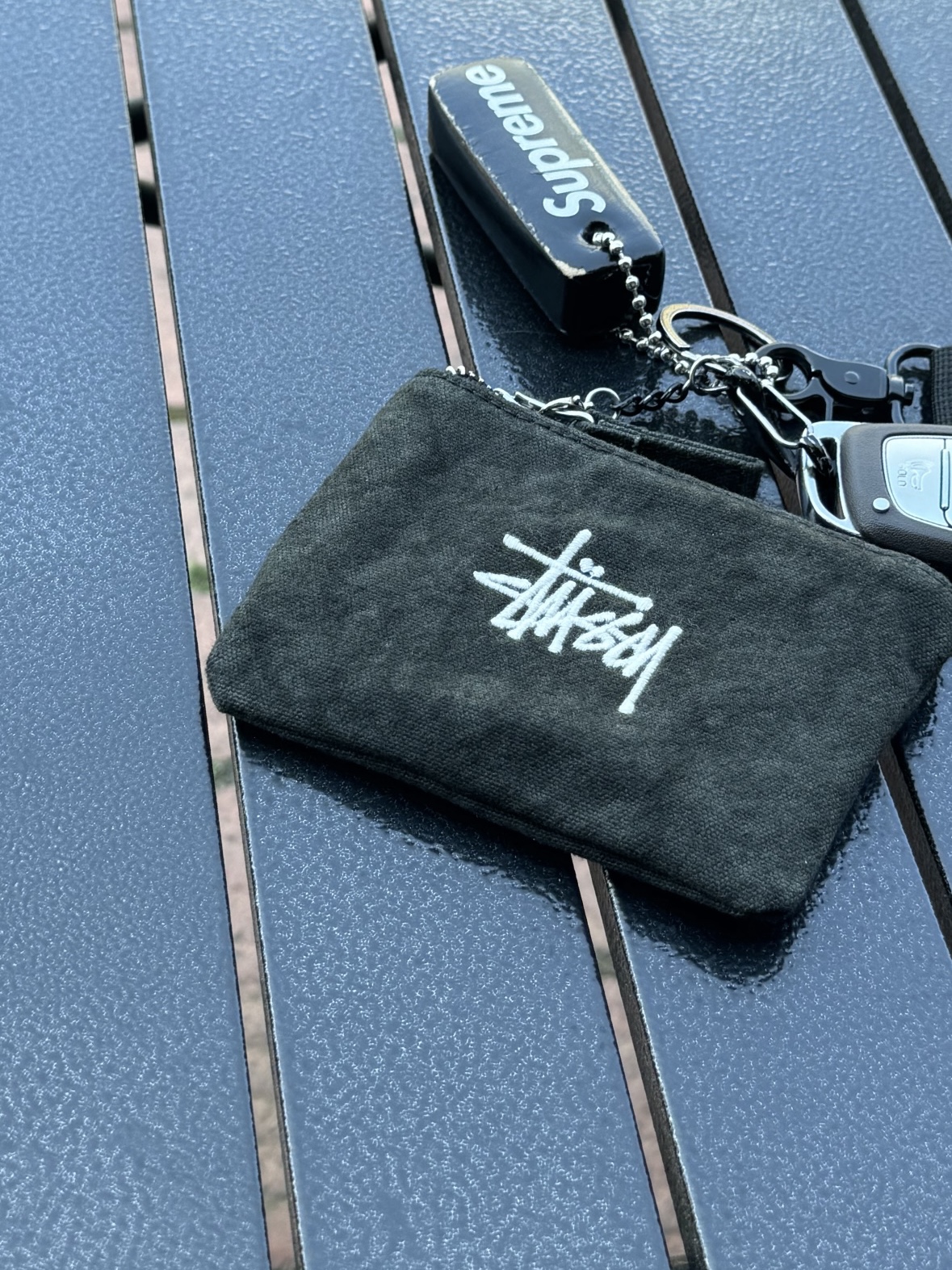 Stussy Canvas Coin Pouch Washed Black, Supreme Floating Keychain Black - 23FW 착용 스타일