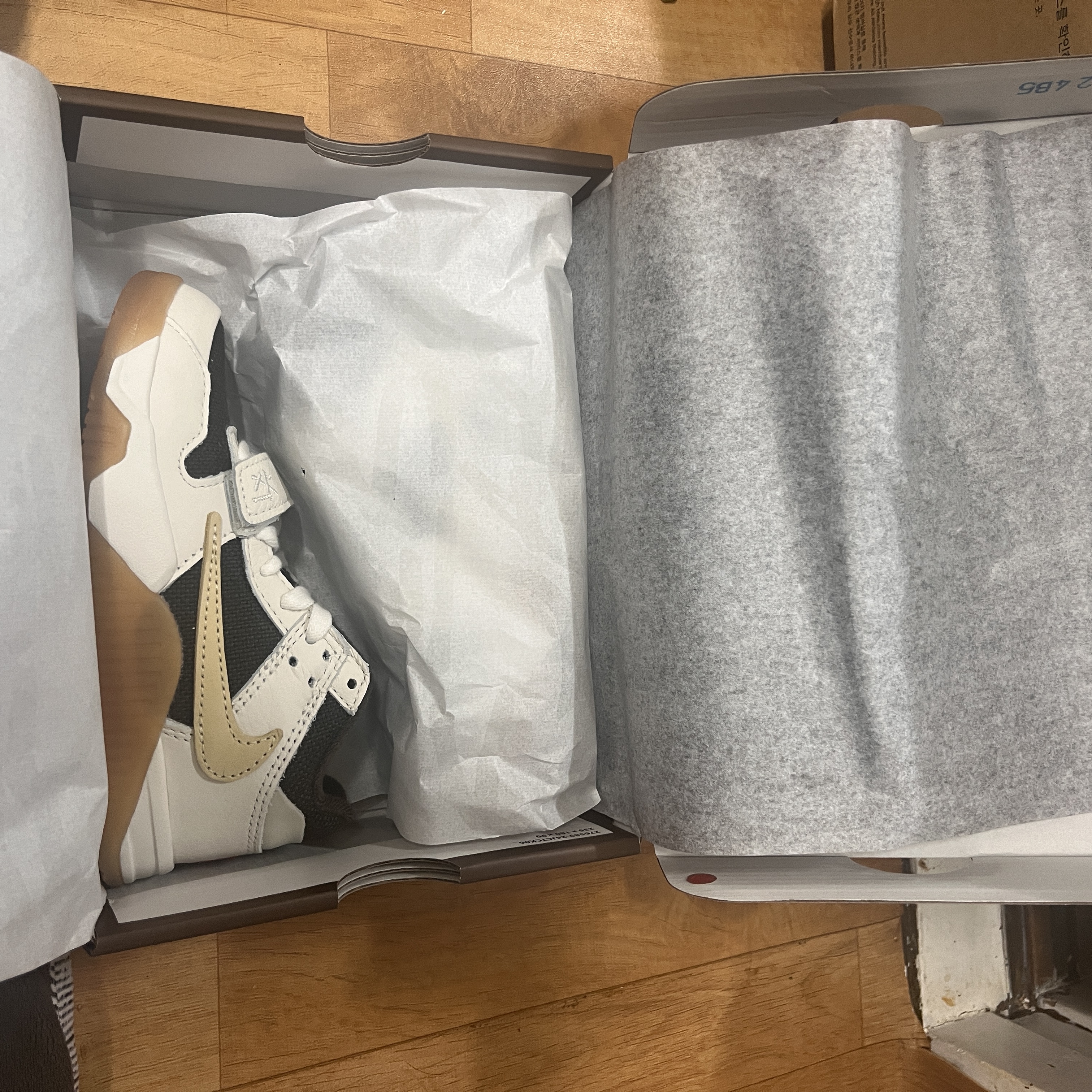 (PS) Jordan x Travis Scott Jumpman Jack TR Sail and Dark Mocha 착용 스타일