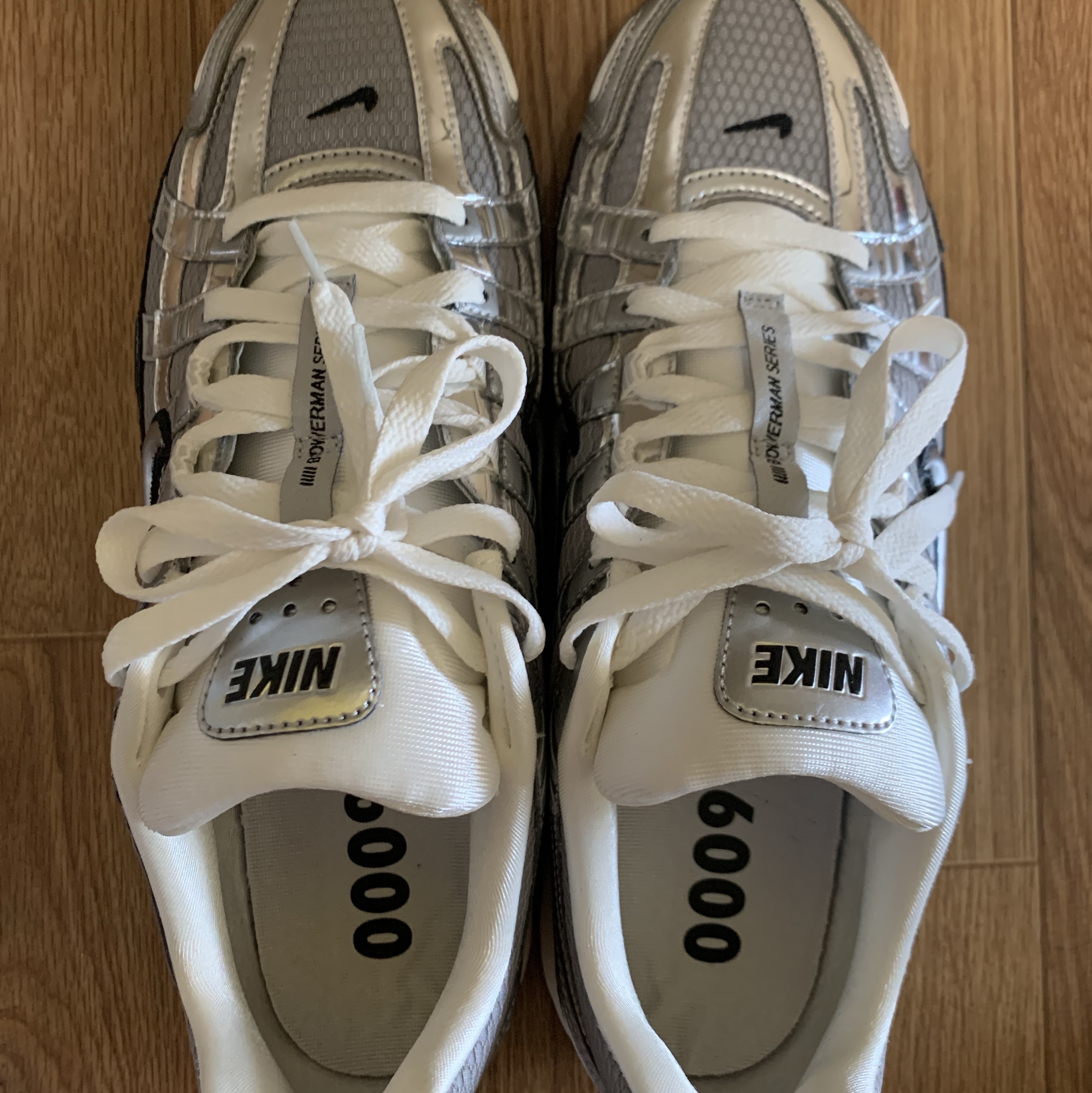 Nike P-6000 Metallic Silver 착용 스타일