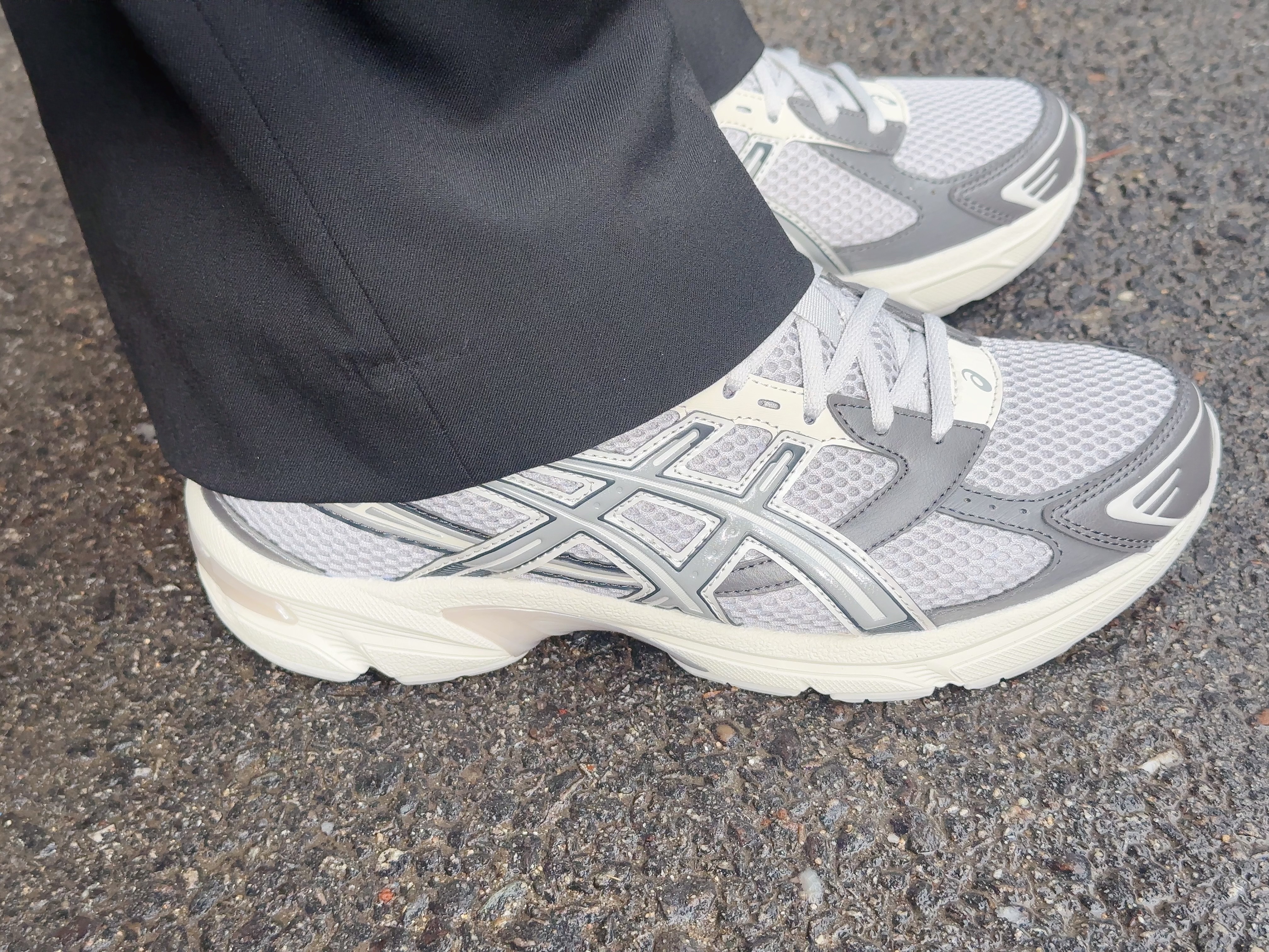 Asics Gel-1130 Oyster Grey Clay Grey 착용 스타일 - 2