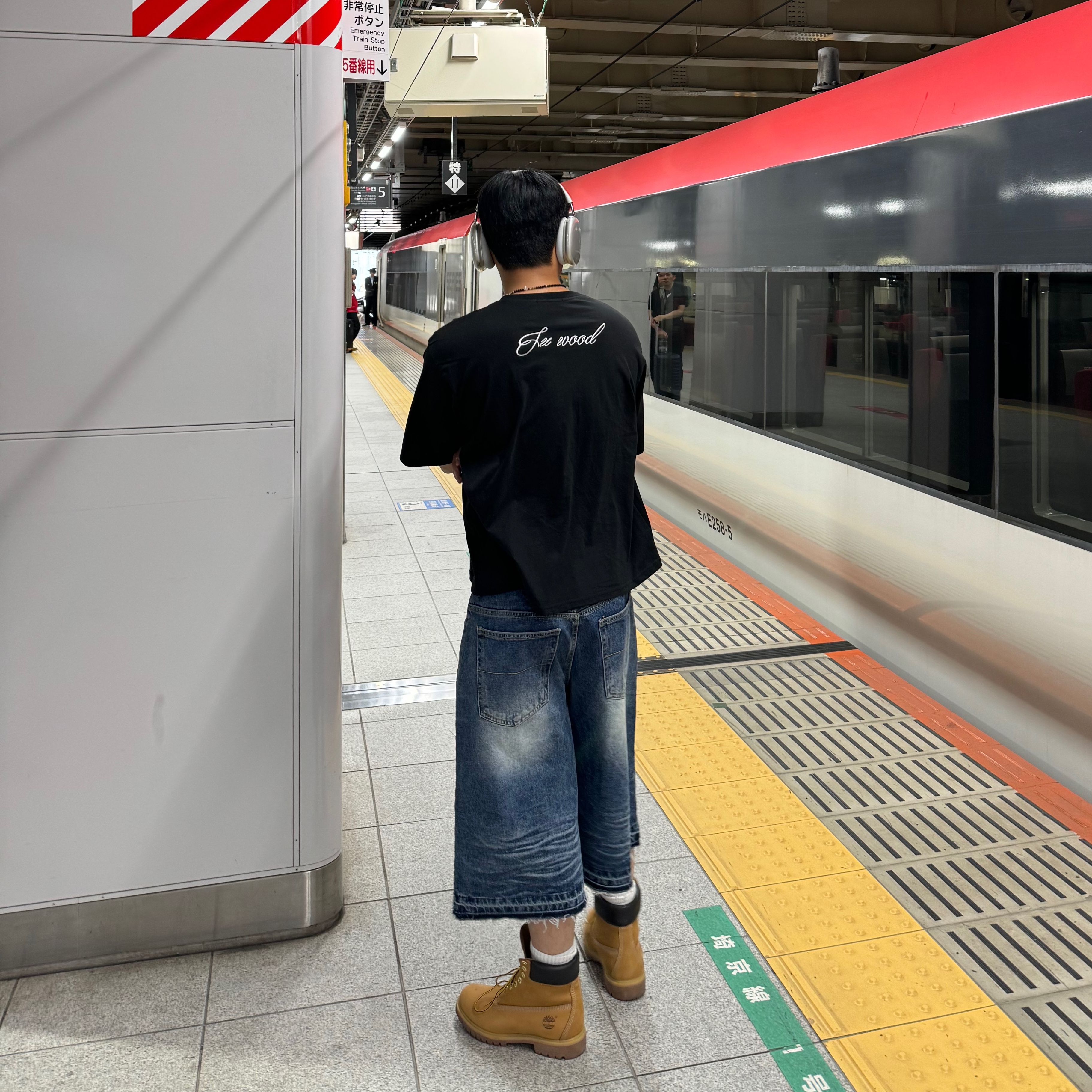 Timberland Premium 6 inch Waterproof Boot Wheat Nubuck - Wide, Apple AirPods Max Lightning Silver (Korean Ver.) 착용 스타일 - 2