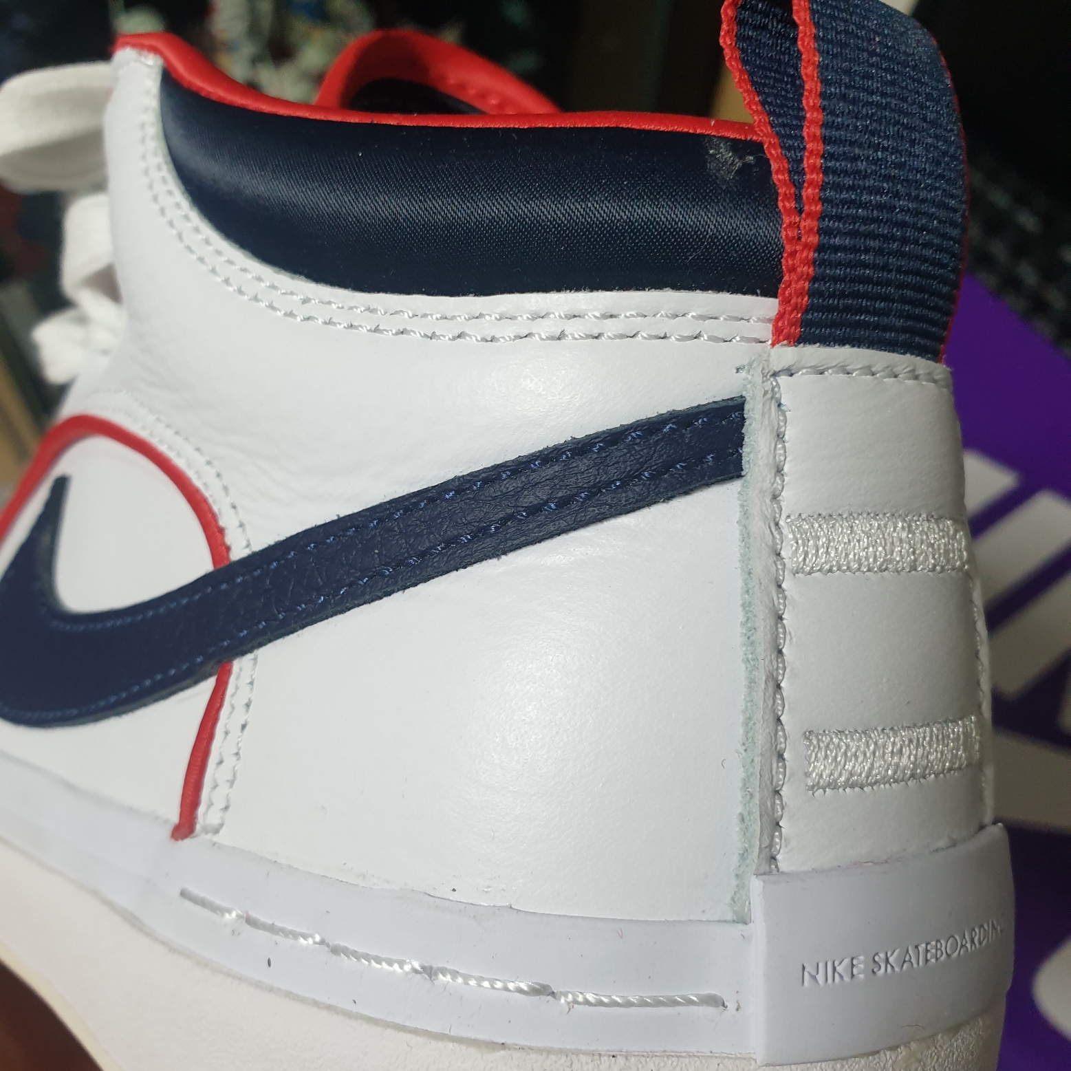 Nike SB React Leo Premium White Midnight Navy 착용 스타일