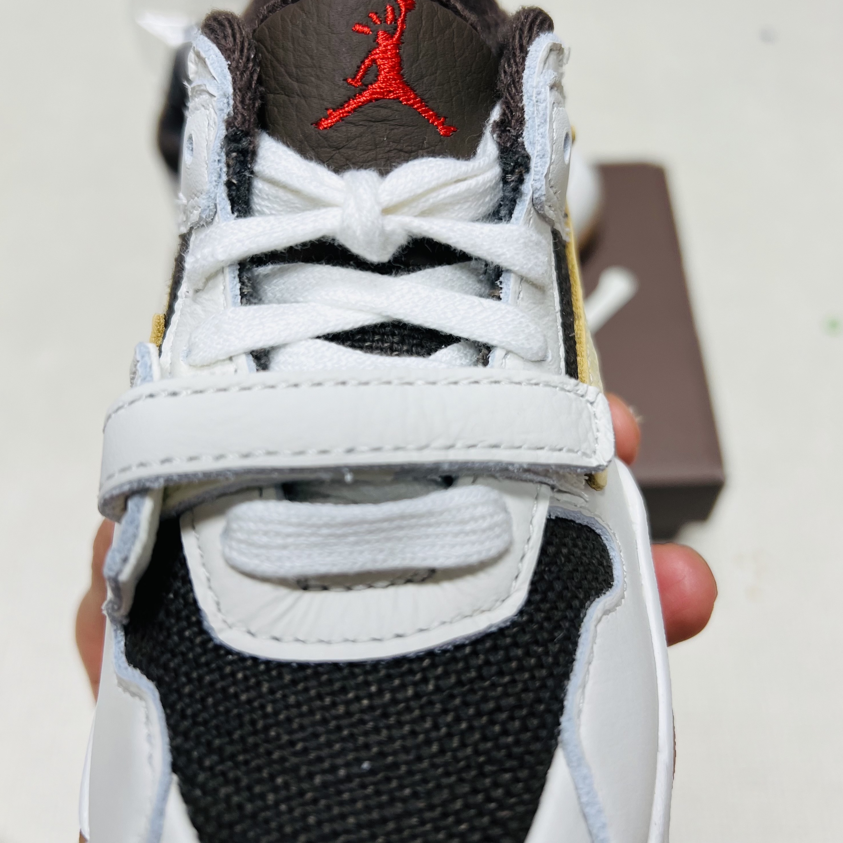 (TD) Jordan x Travis Scott Jumpman Jack TR Sail and Dark Mocha 착용 스타일 - 6