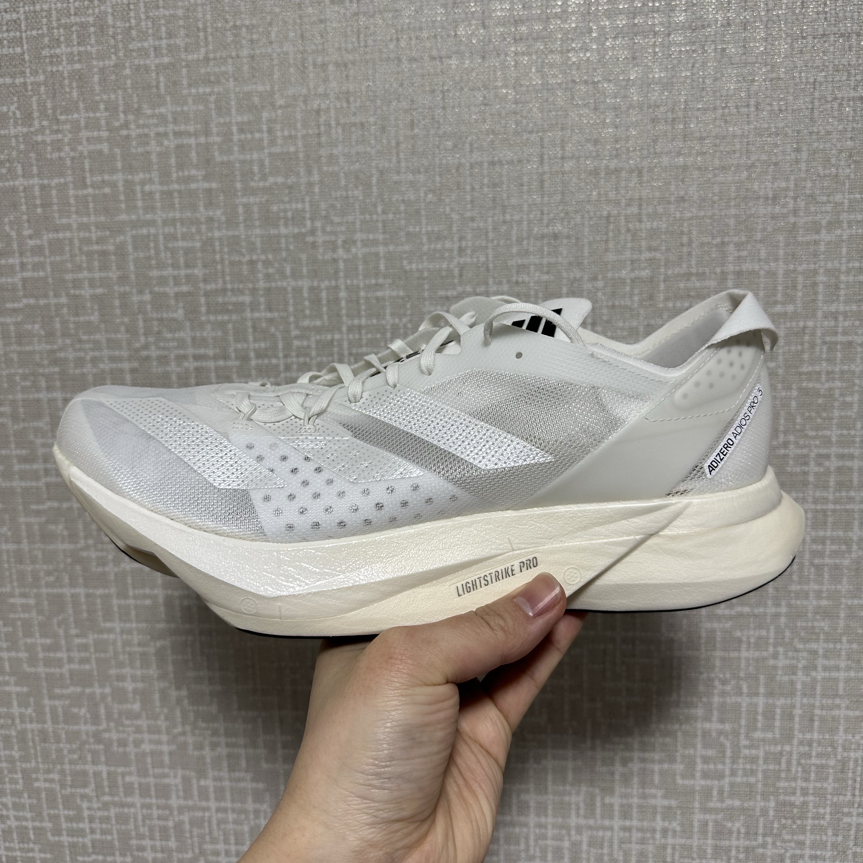 Adidas Adizero Adios Pro 3 Non Dyed Cloud White 착용 스타일