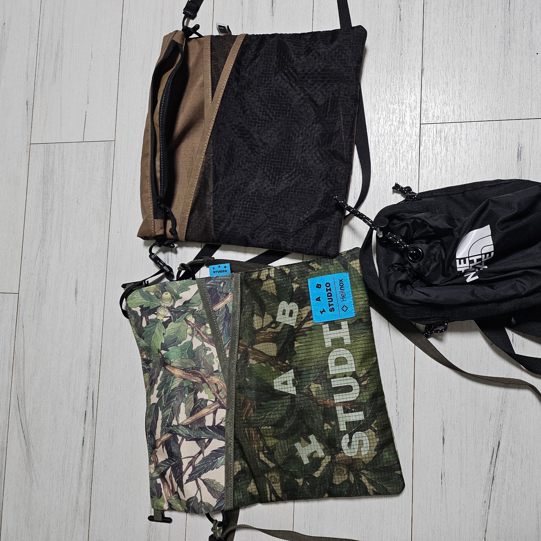 Helinox x IAB Studio Sacoche Standard #1 Bukhansan 착용 스타일 - 2