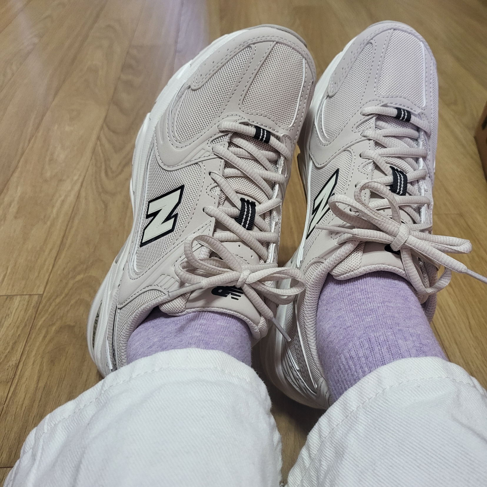 New Balance 530 Ivory 착용 스타일