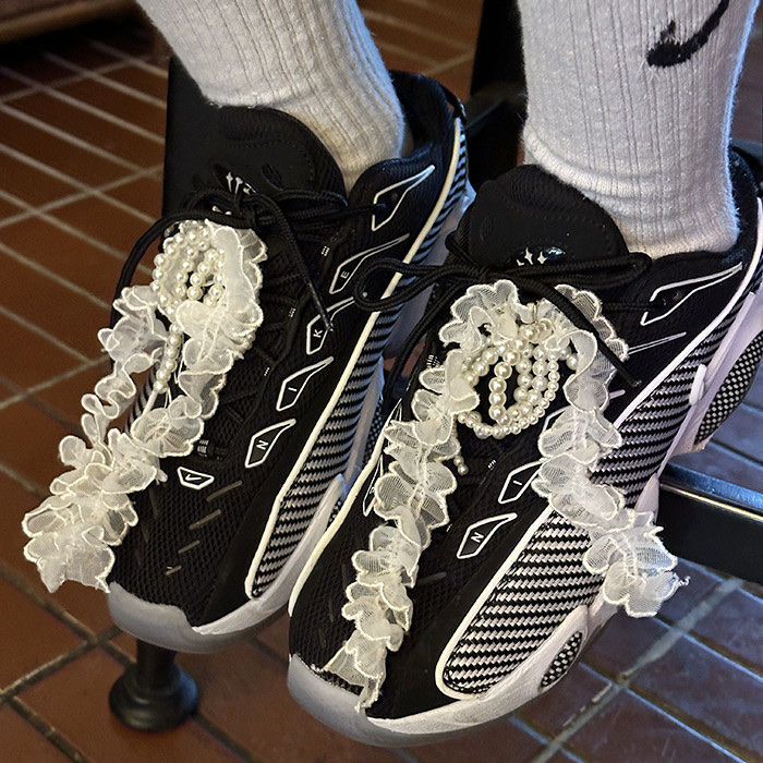 Nike x Drake Nocta Glide Black White Clear 착용 스타일 - 1