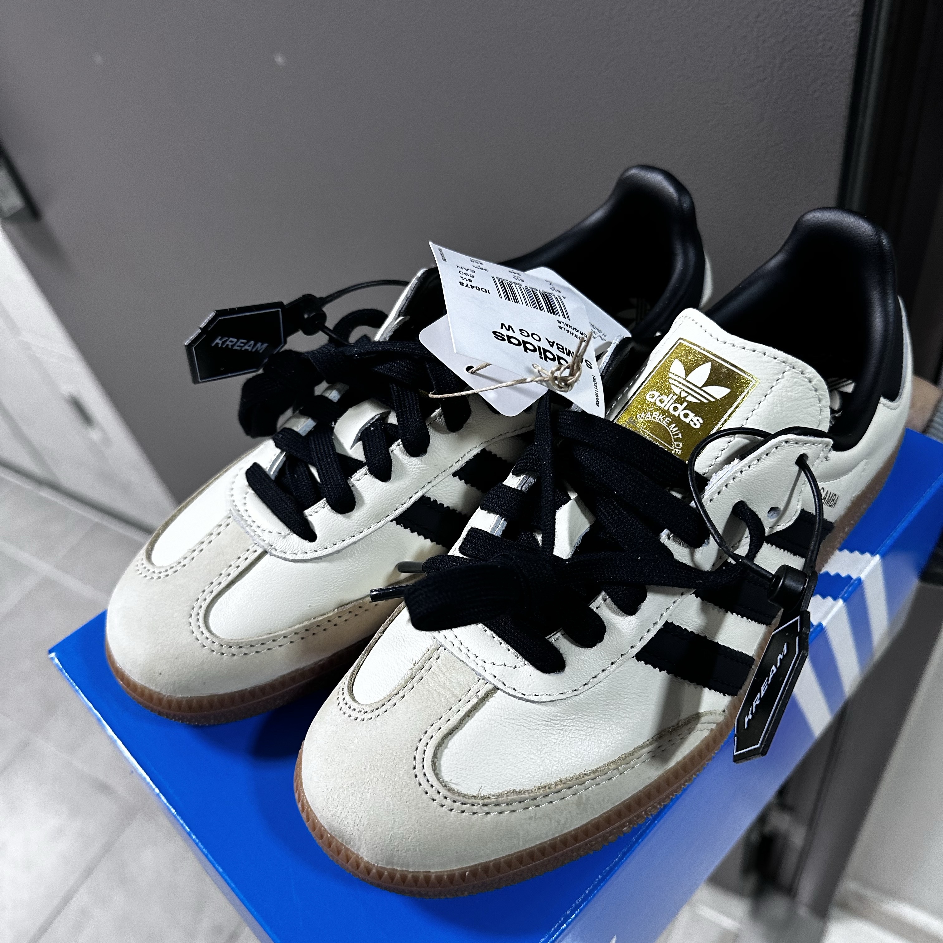 (W) Adidas Samba OG Cream White Core Black 착용 스타일 - 1