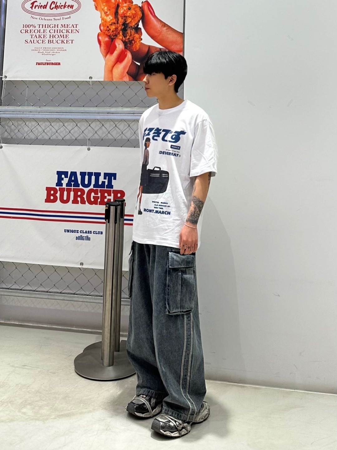 Balenciaga 3XL Sneakers Grey White Red 착용 스타일 - 2
