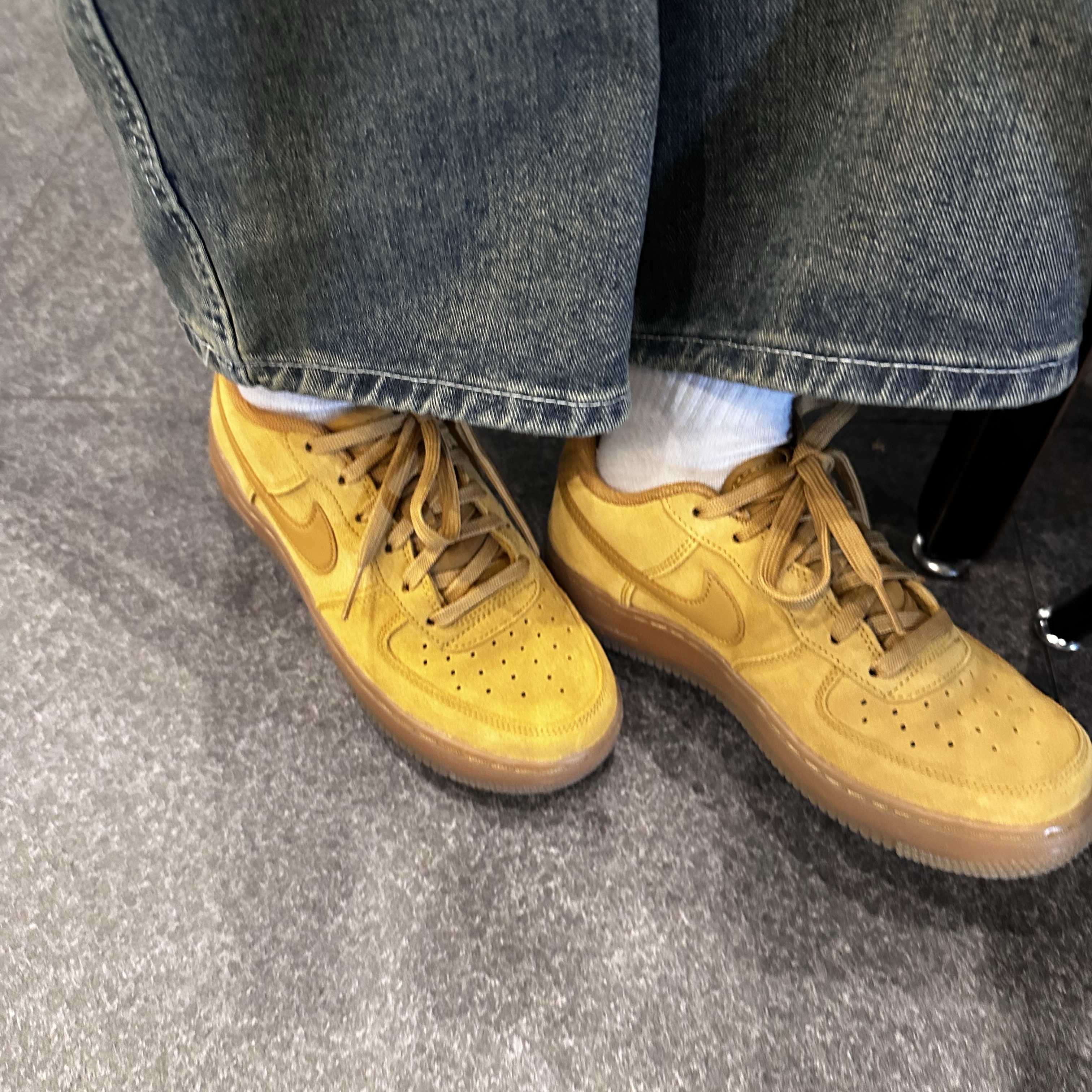 (GS) Nike Air Force 1 LV8 3 Wheat 착용 스타일