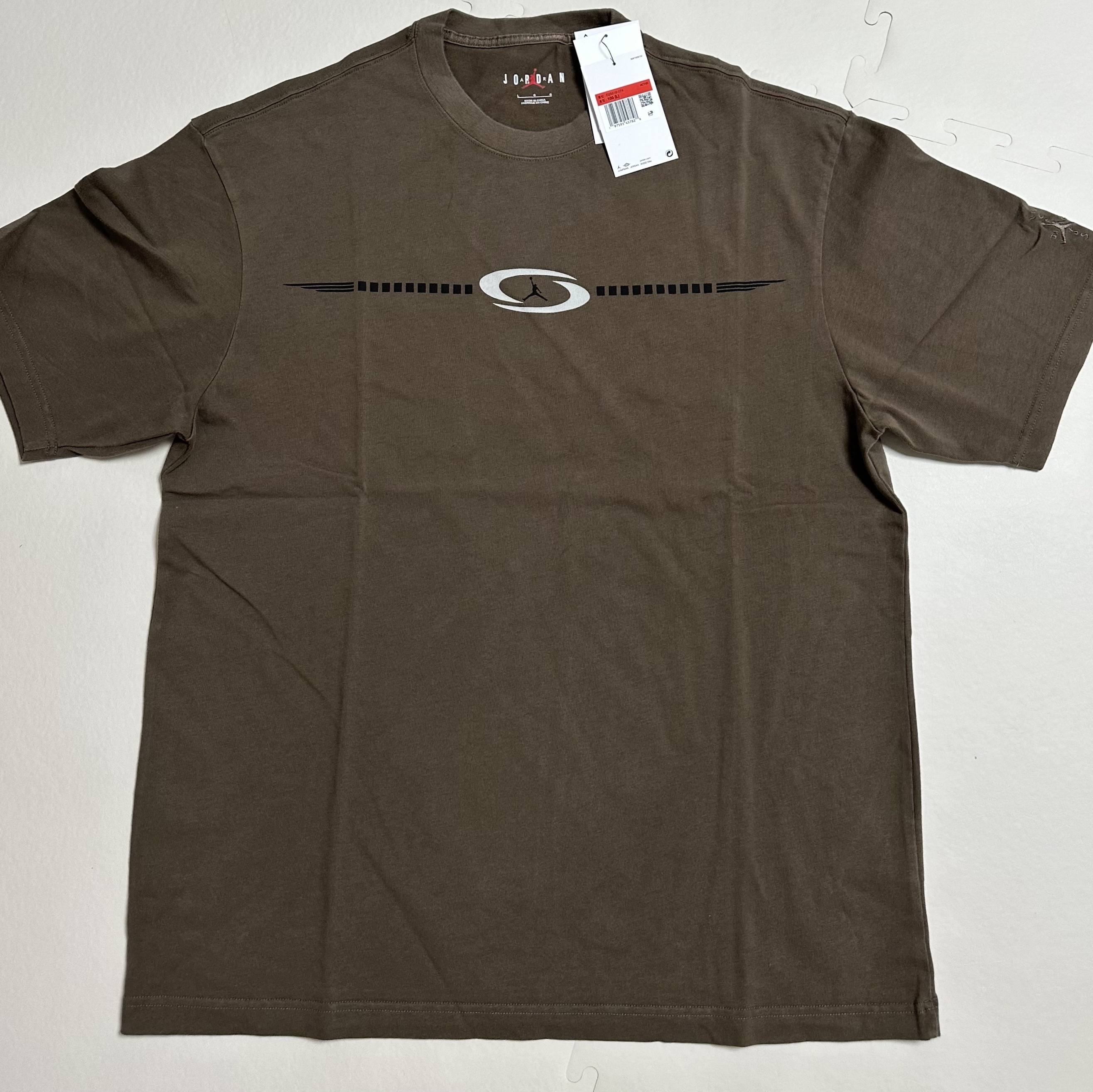 Jordan x Travis Scott T-Shirts Palomino (DZ5510-274) 착용 스타일 - 1