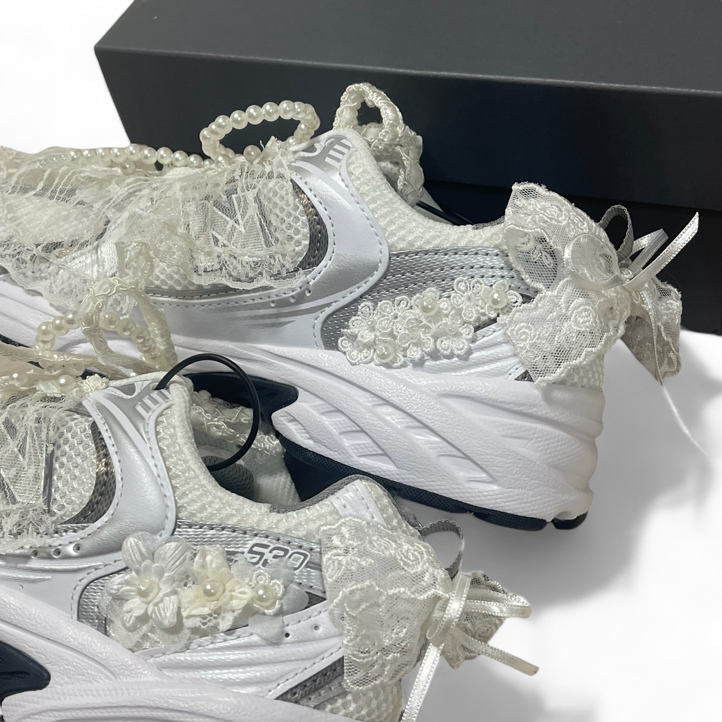 New Balance 530 White Silver 착용 스타일 - 4