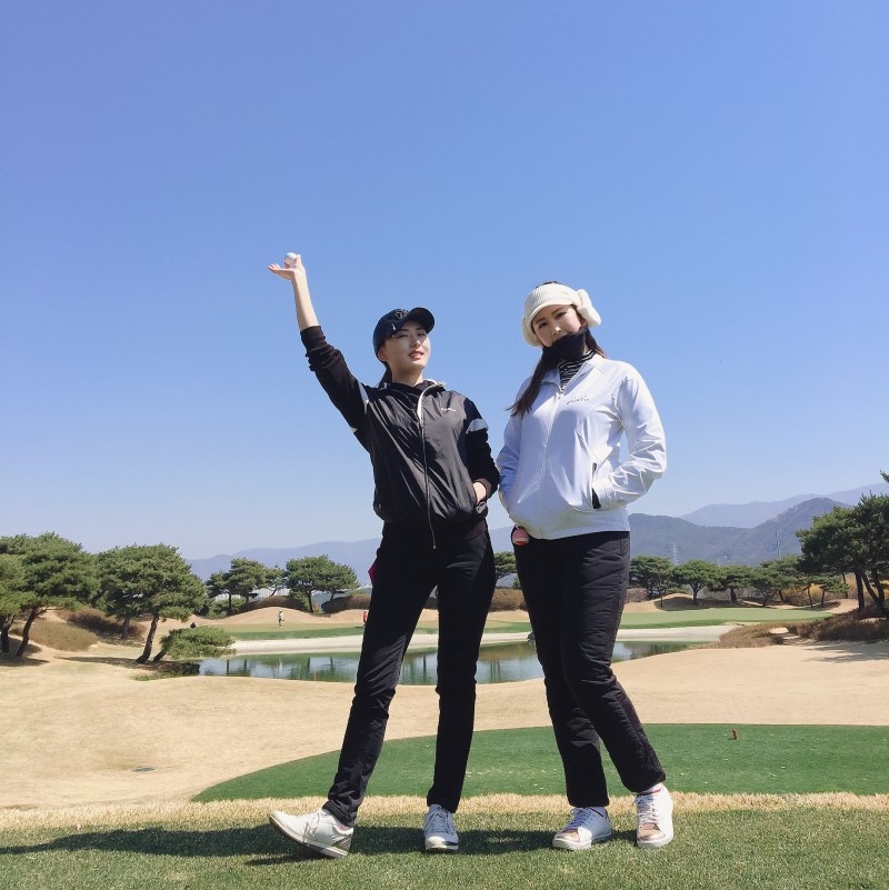 (W) Ecco Golf Biom C4 Boa Shoe White, PXG Emblem Camp Cap Black 착용 스타일 - 1