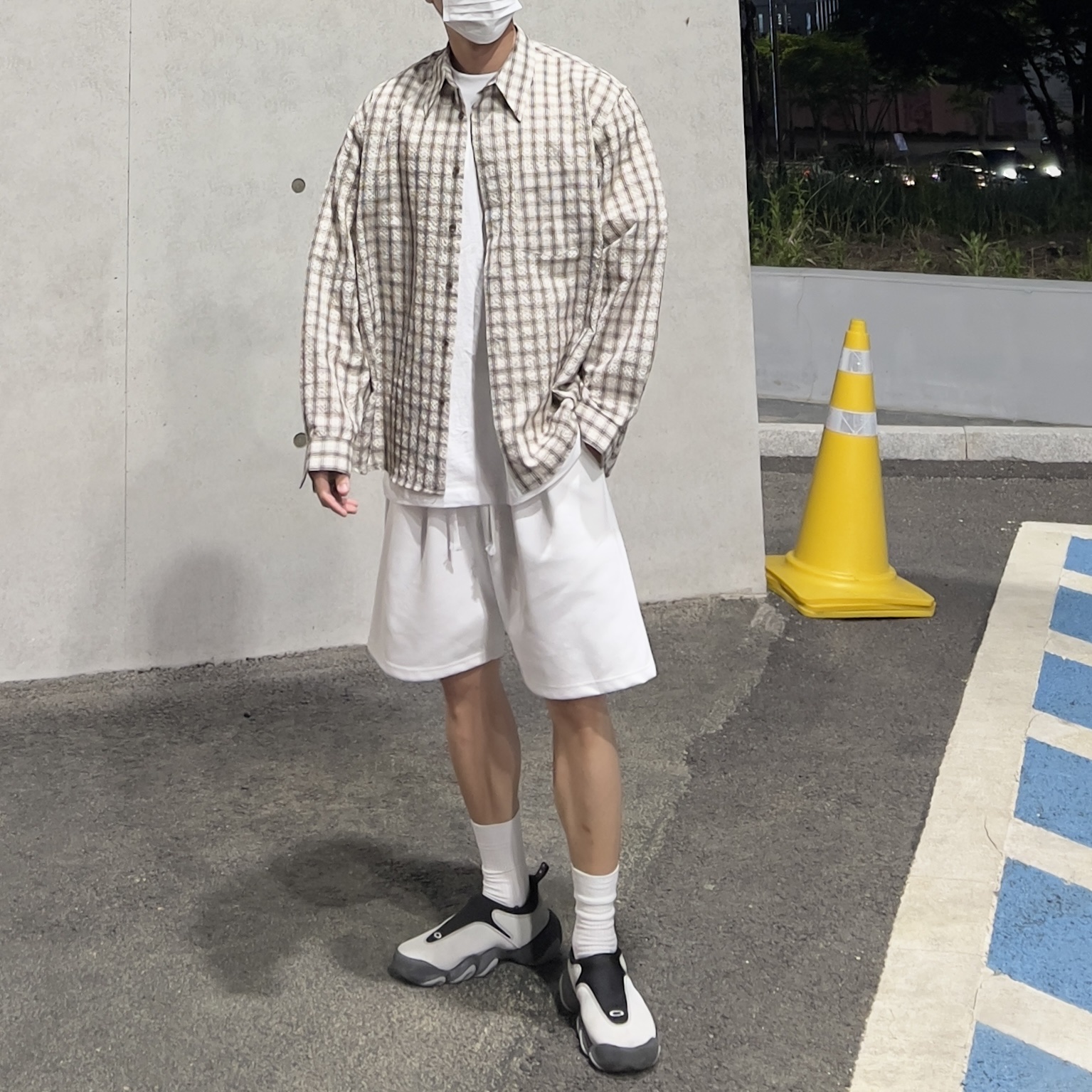 Oakley Factory Team x Brain Dead Flesh White Birch 착용 스타일 - 1