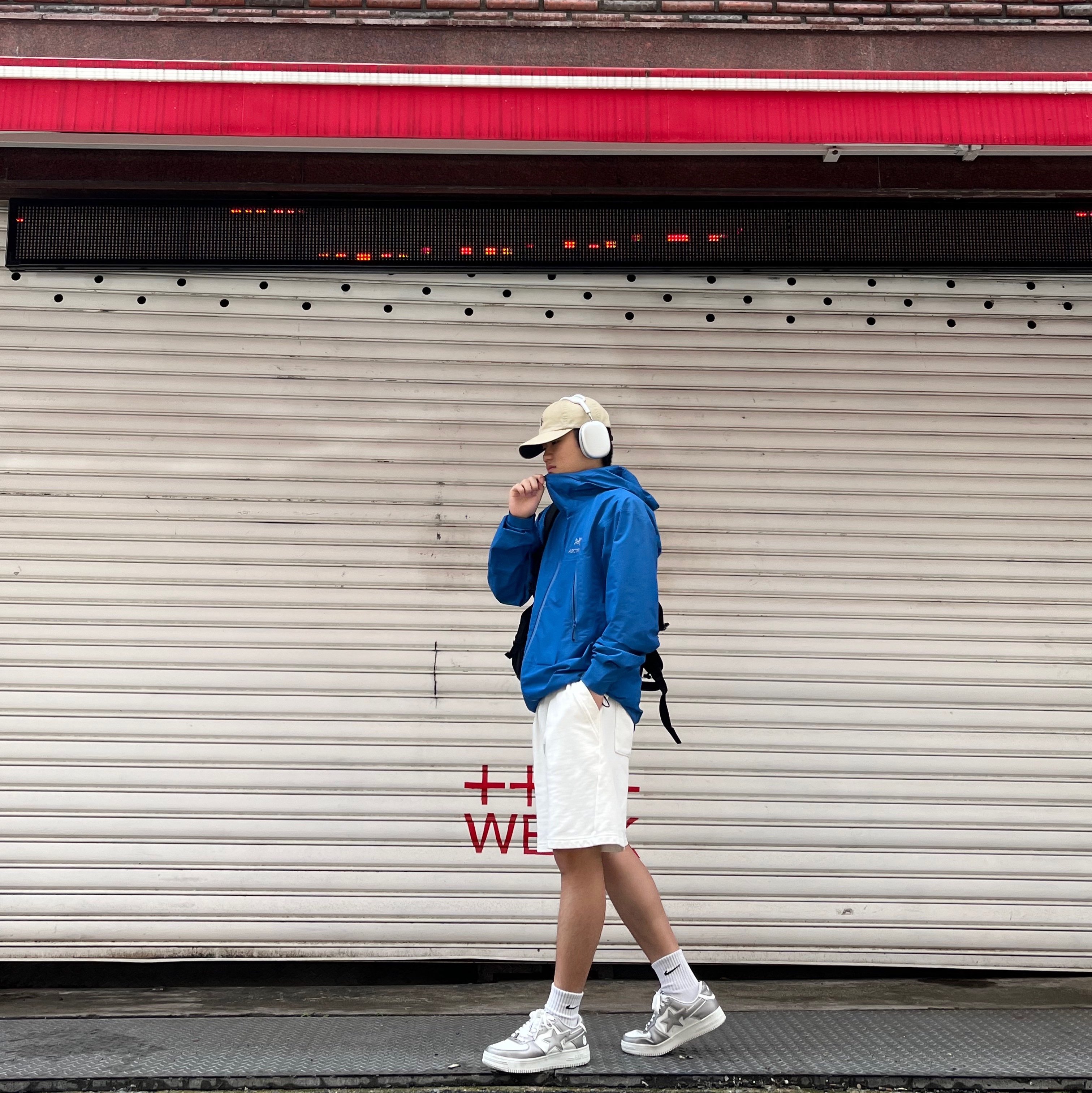 (W) BAPE Bape Sta #4 Silver White, Arc'teryx Alpha SV Jacket Vitality 착용 스타일 - 2
