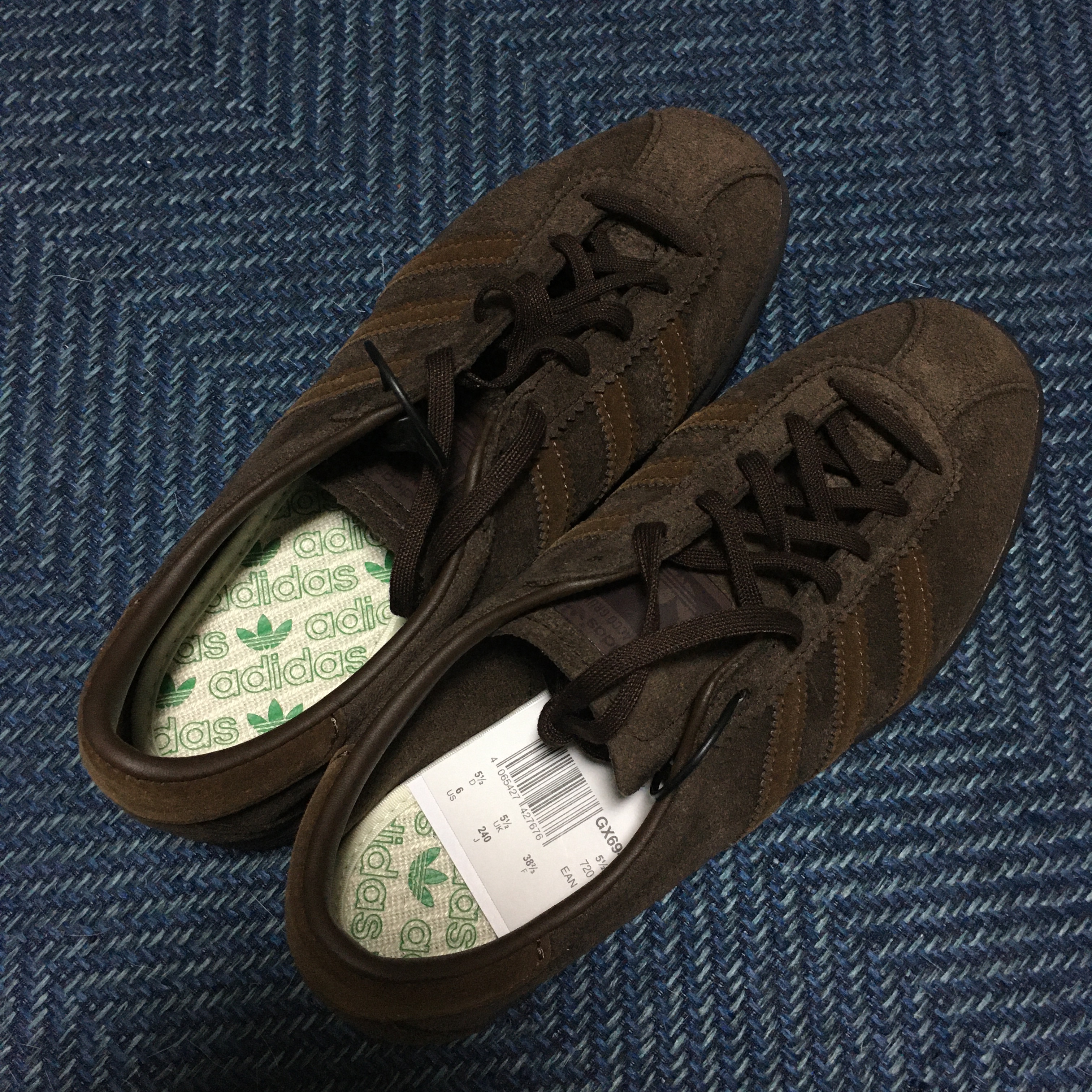 Adidas Tobacco Gruen Dark Brown 착용 스타일