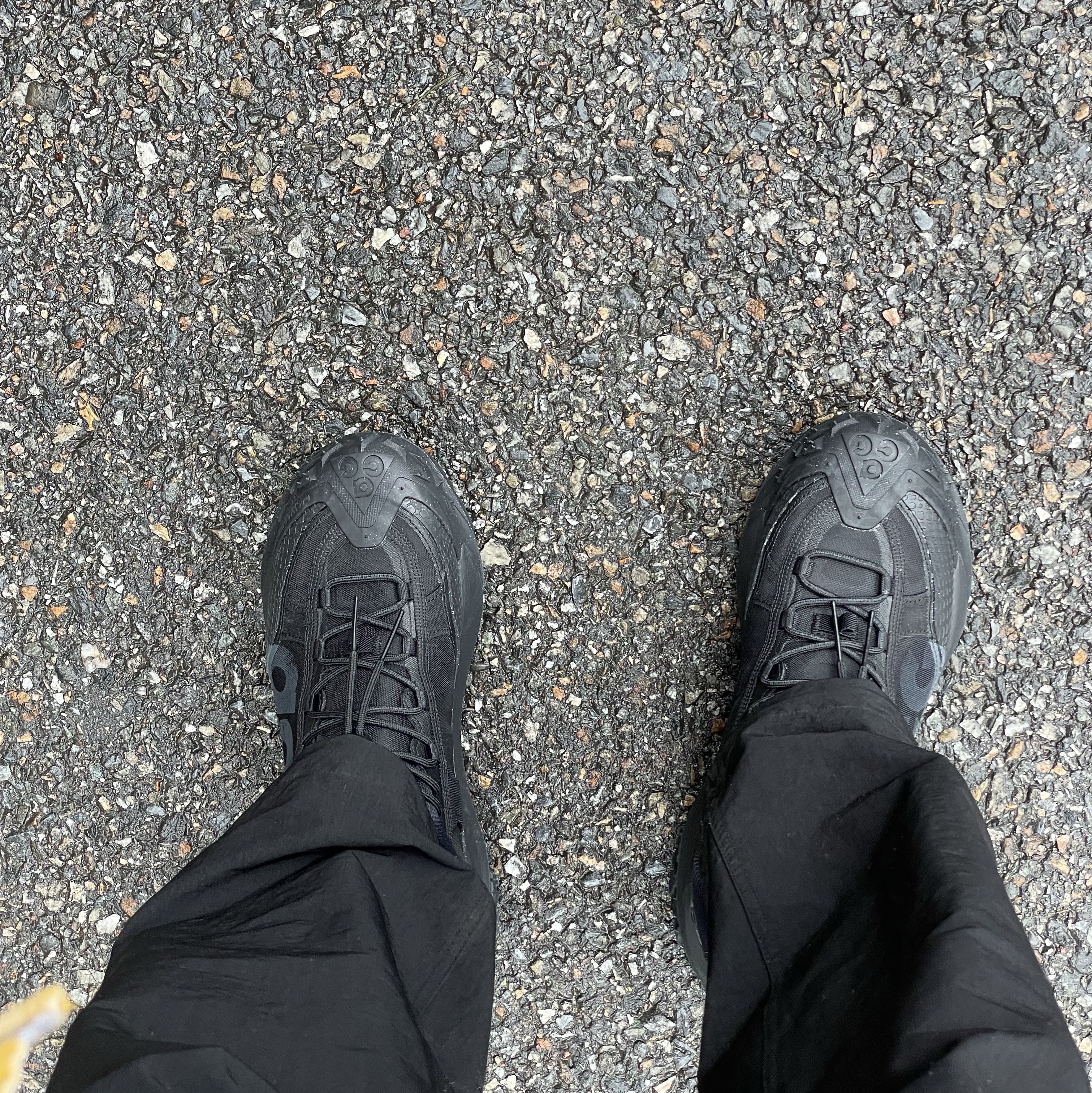 Nike ACG Mountain Fly 2 Low Black 착용 스타일
