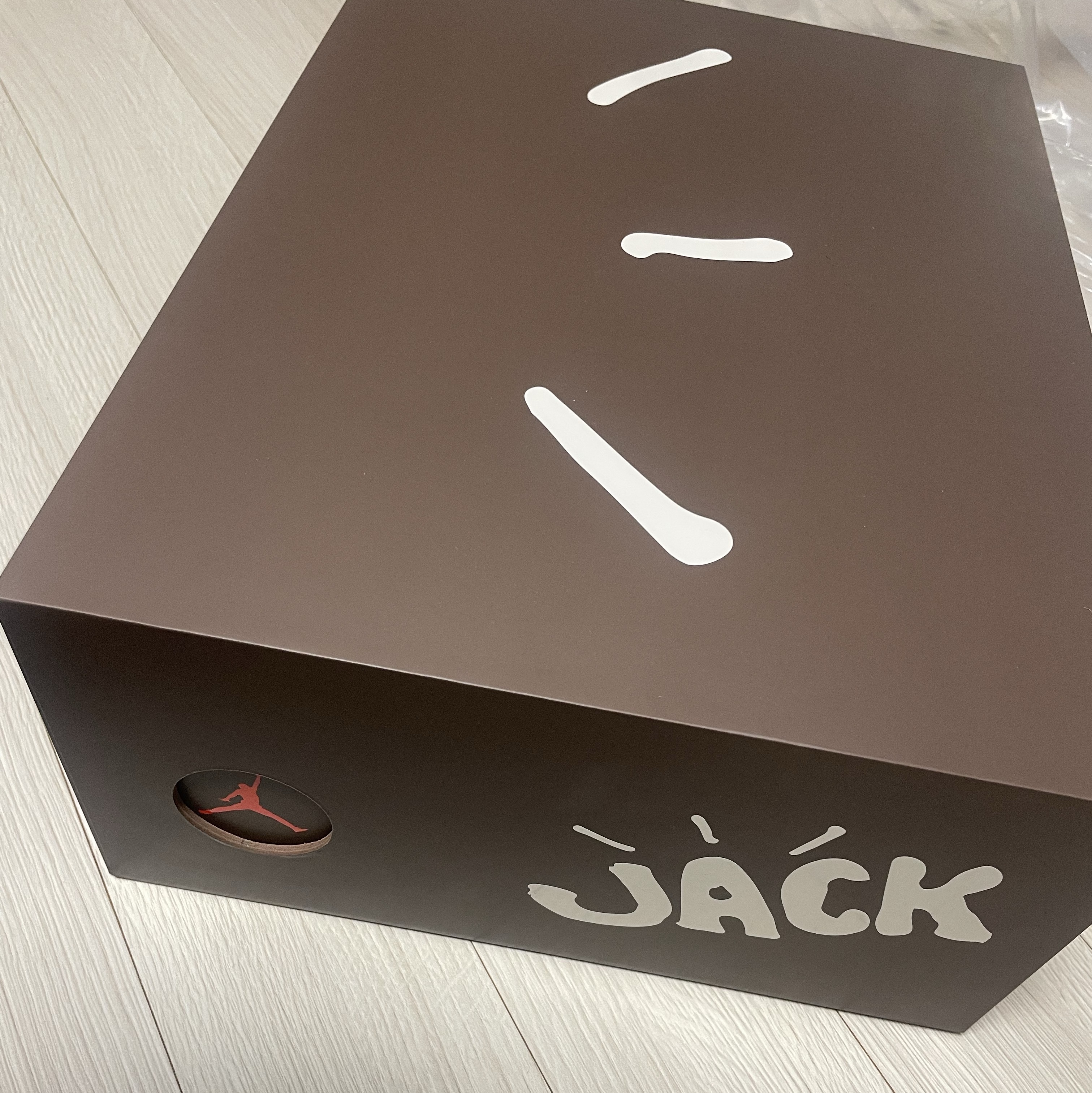 Jordan x Travis Scott Jumpman Jack TR Sail and Dark Mocha 착용 스타일 - 1