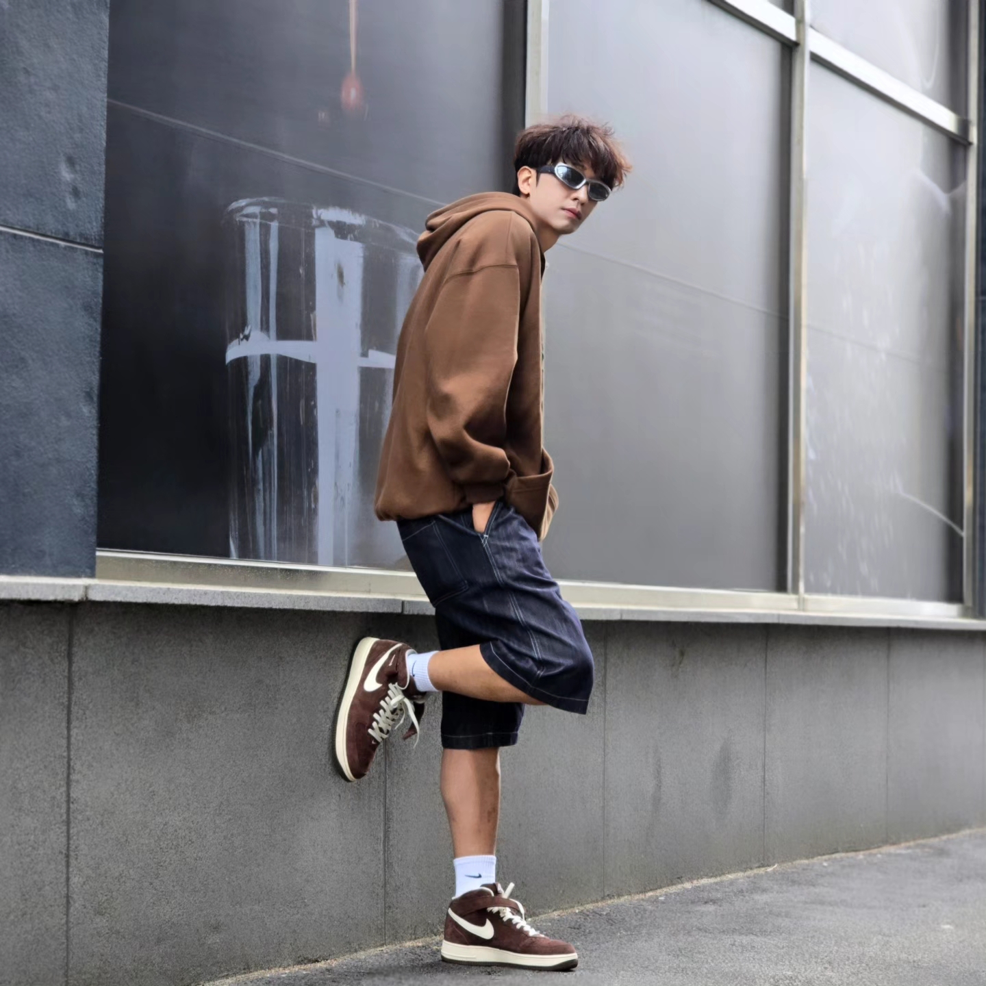 Nike Air Force 1 Mid '07 QS Chocolate 착용 스타일 - 3